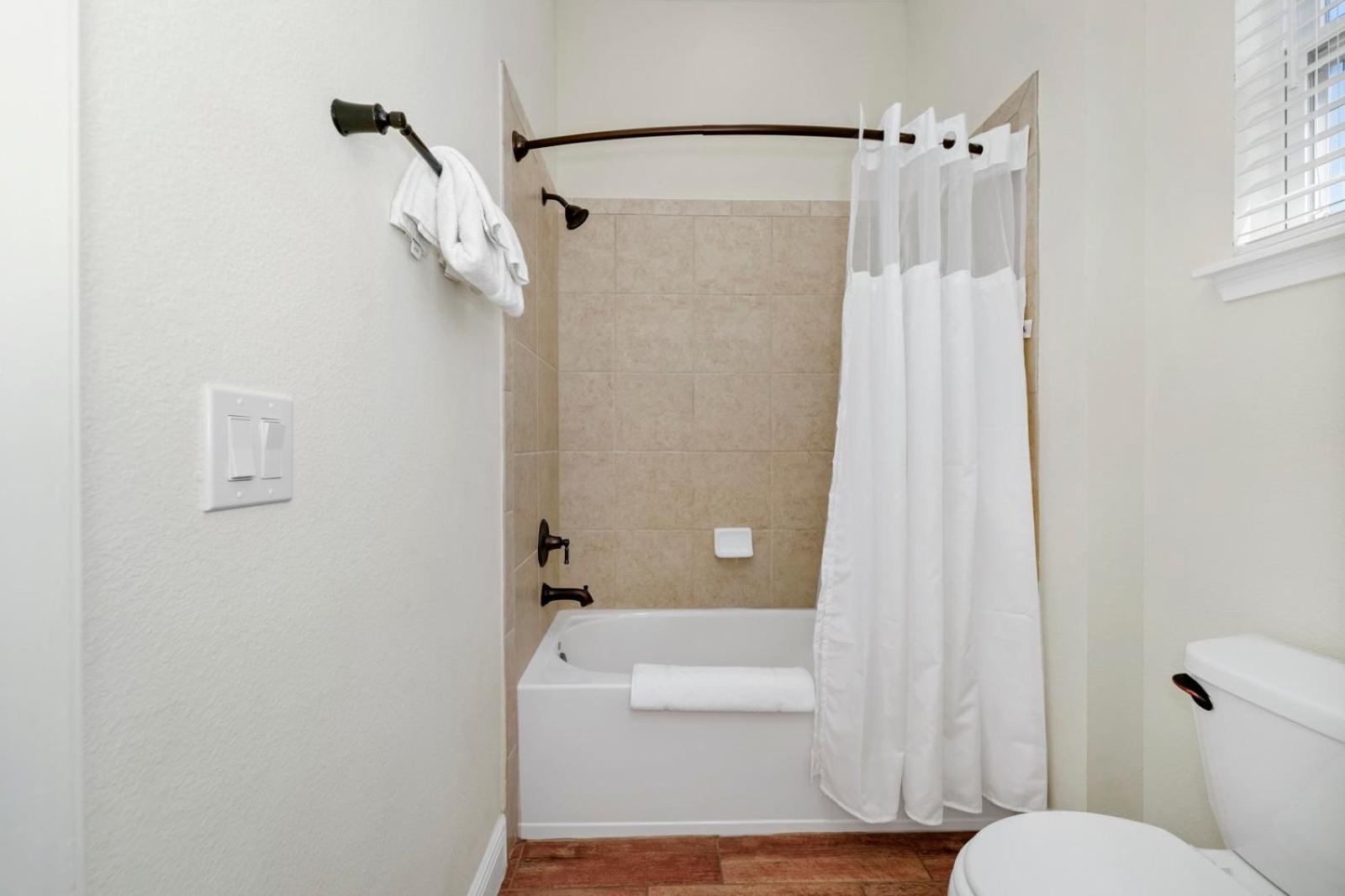 Sunny Cottage Near Disney With Margaritaville Resort & Island H2O Access - 8032Ls