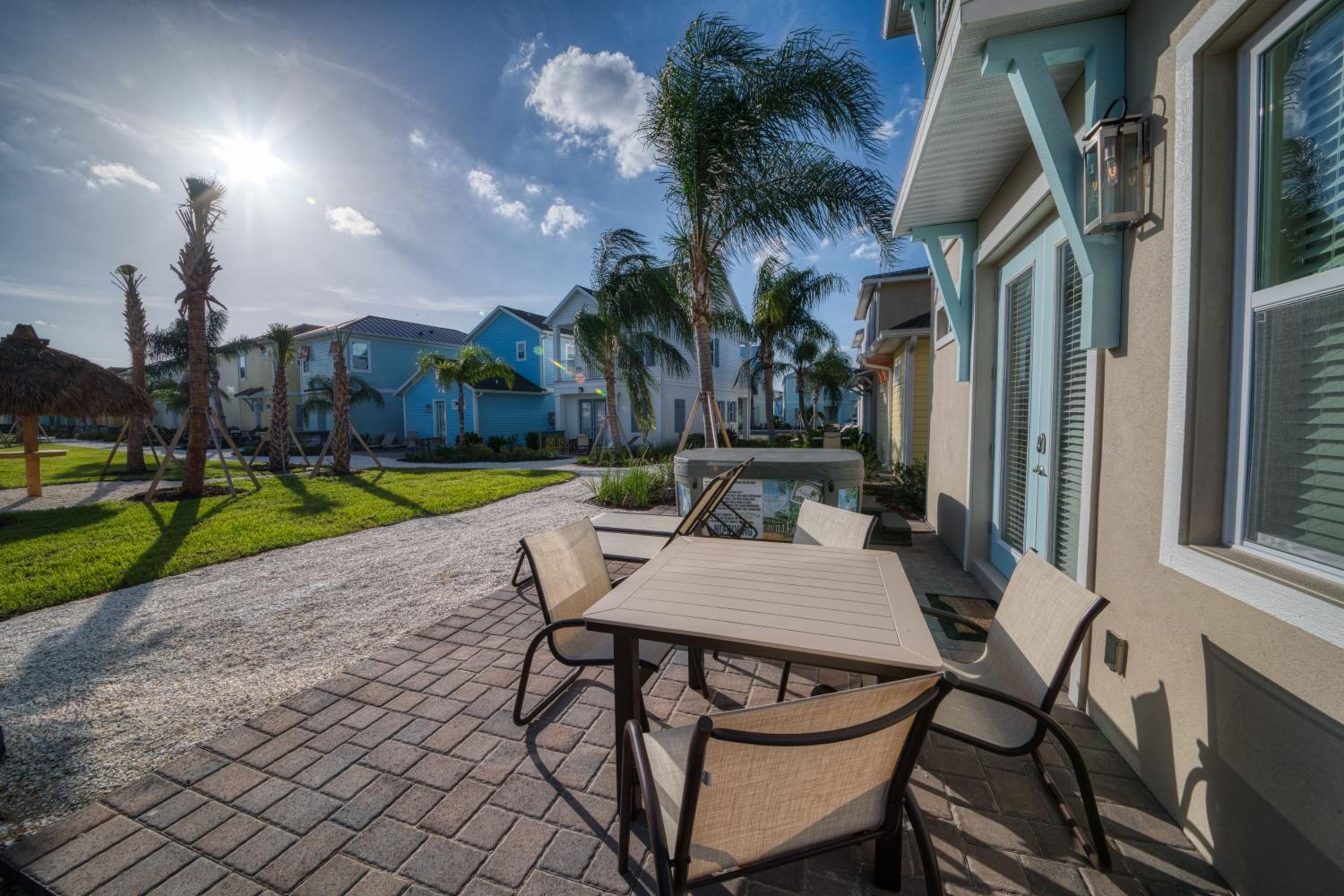 Dreamy Cottage With Private Hot Tub Near Disney With Margaritaville Resort & Island H2O Access - 3020La