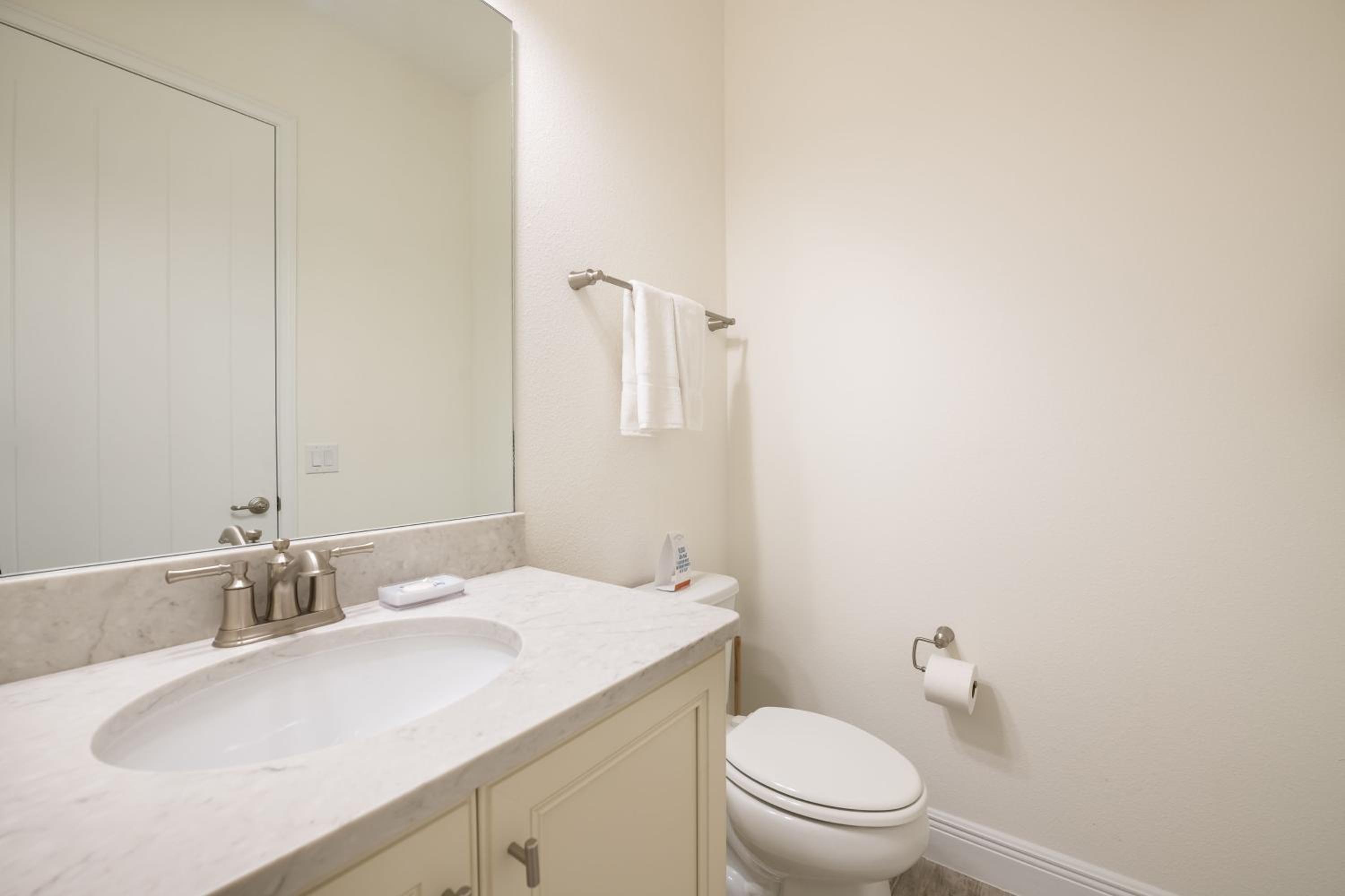 Lovely Cottage near Disney with Margaritaville Resort Access - 3059PI
