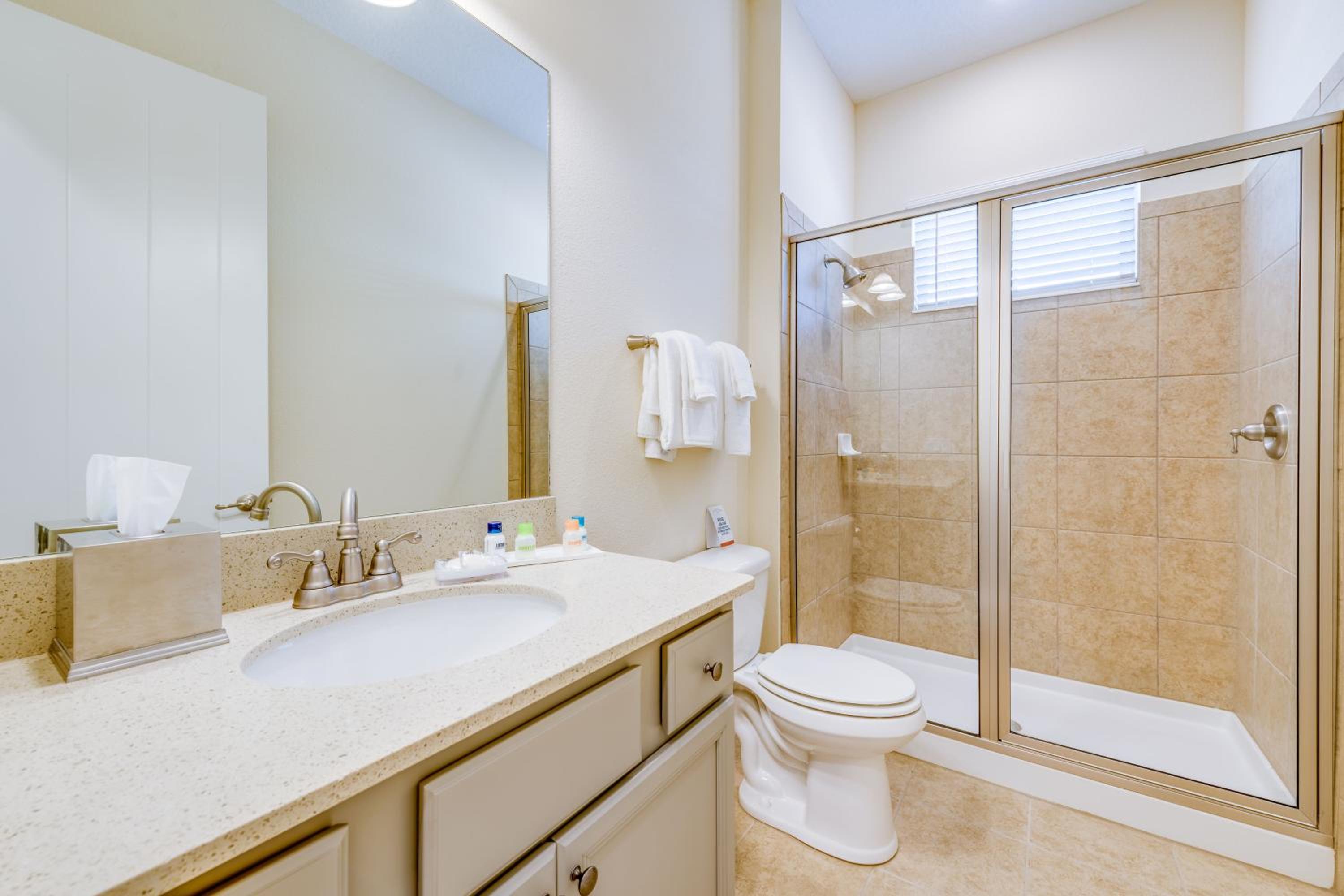 Sandy White Cottage Near Disney With Private Hot Tub & Margaritaville Resort & Island H20 Waterpark Access - 3001Sp