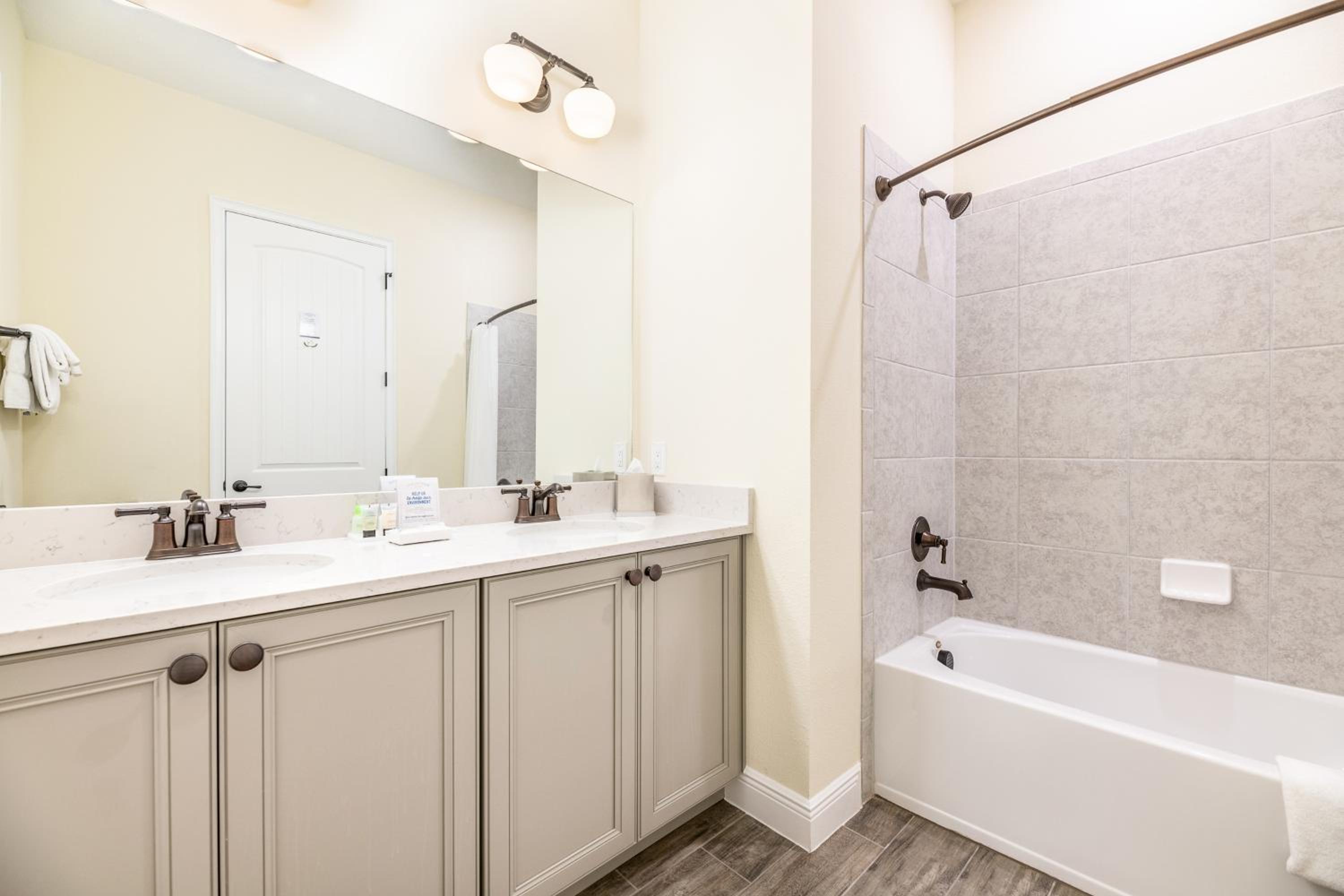 Comfy Cottage Near Disney With Margaritaville Resort & Island H20 Waterpark Access - 2926Sr