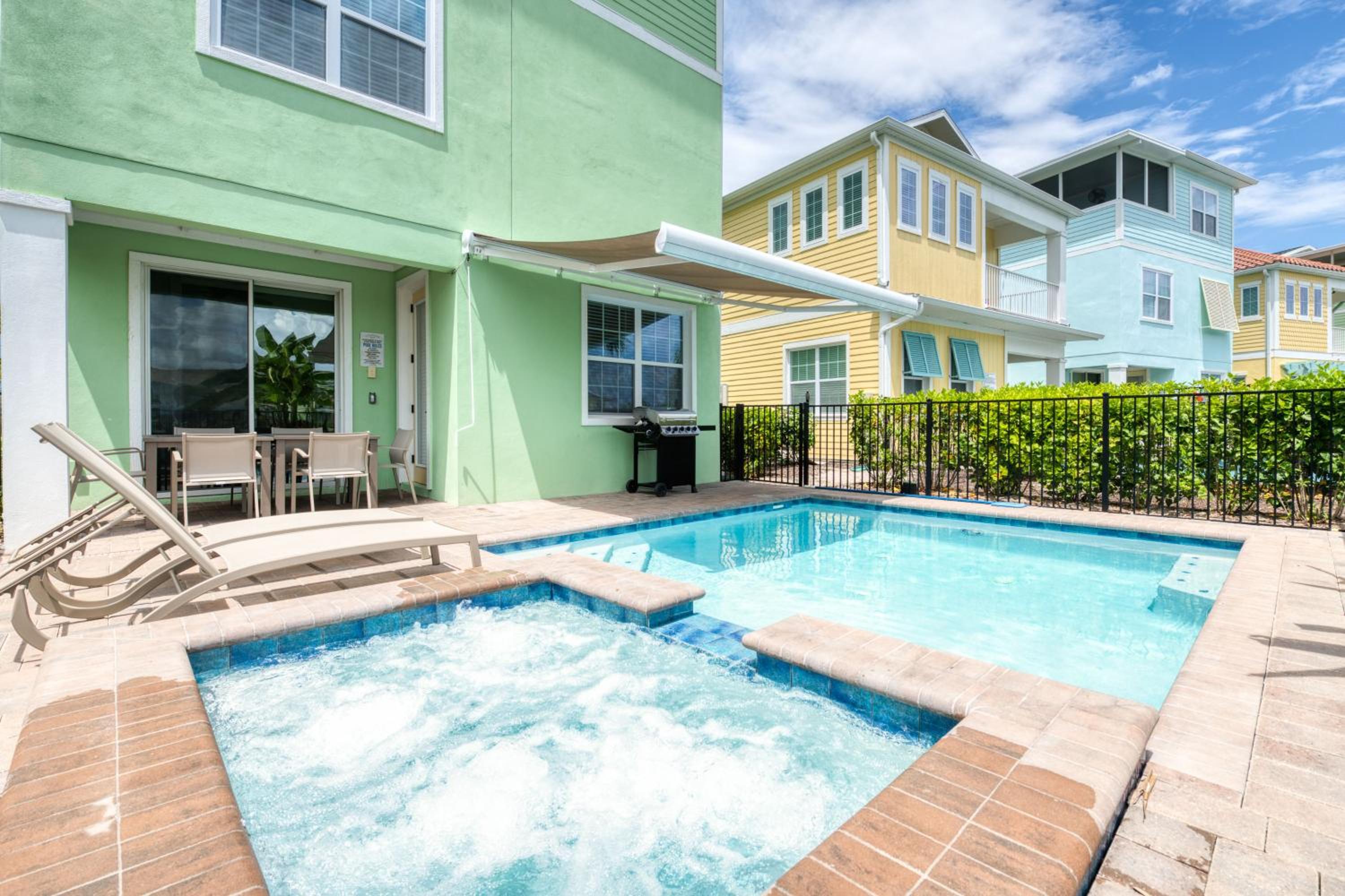 Toes In The Water Cottage With Private Pool Near Disney With Margaritaville Resort & Island H2O Access - 8008Sh