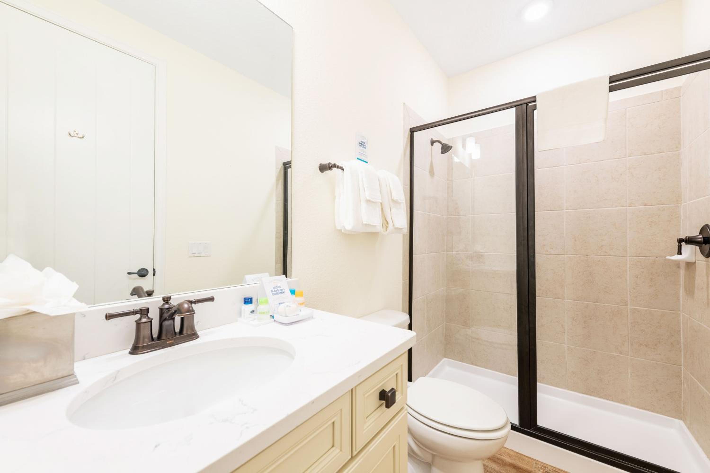 Toes In The Water Cottage With Private Pool Near Disney With Margaritaville Resort & Island H2O Access - 8008Sh
