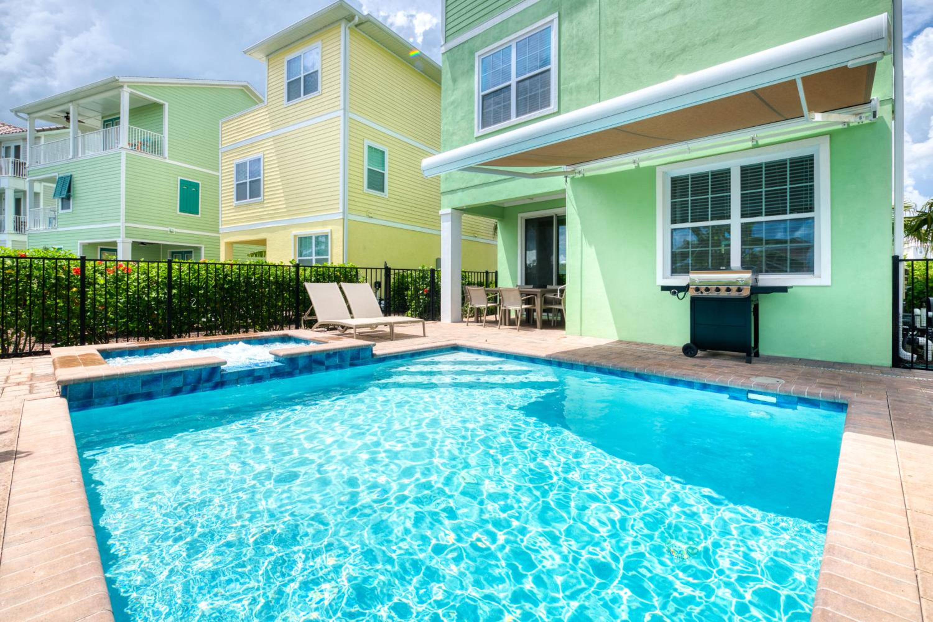Toes In The Water Cottage With Private Pool Near Disney With Margaritaville Resort & Island H2O Access - 8008Sh