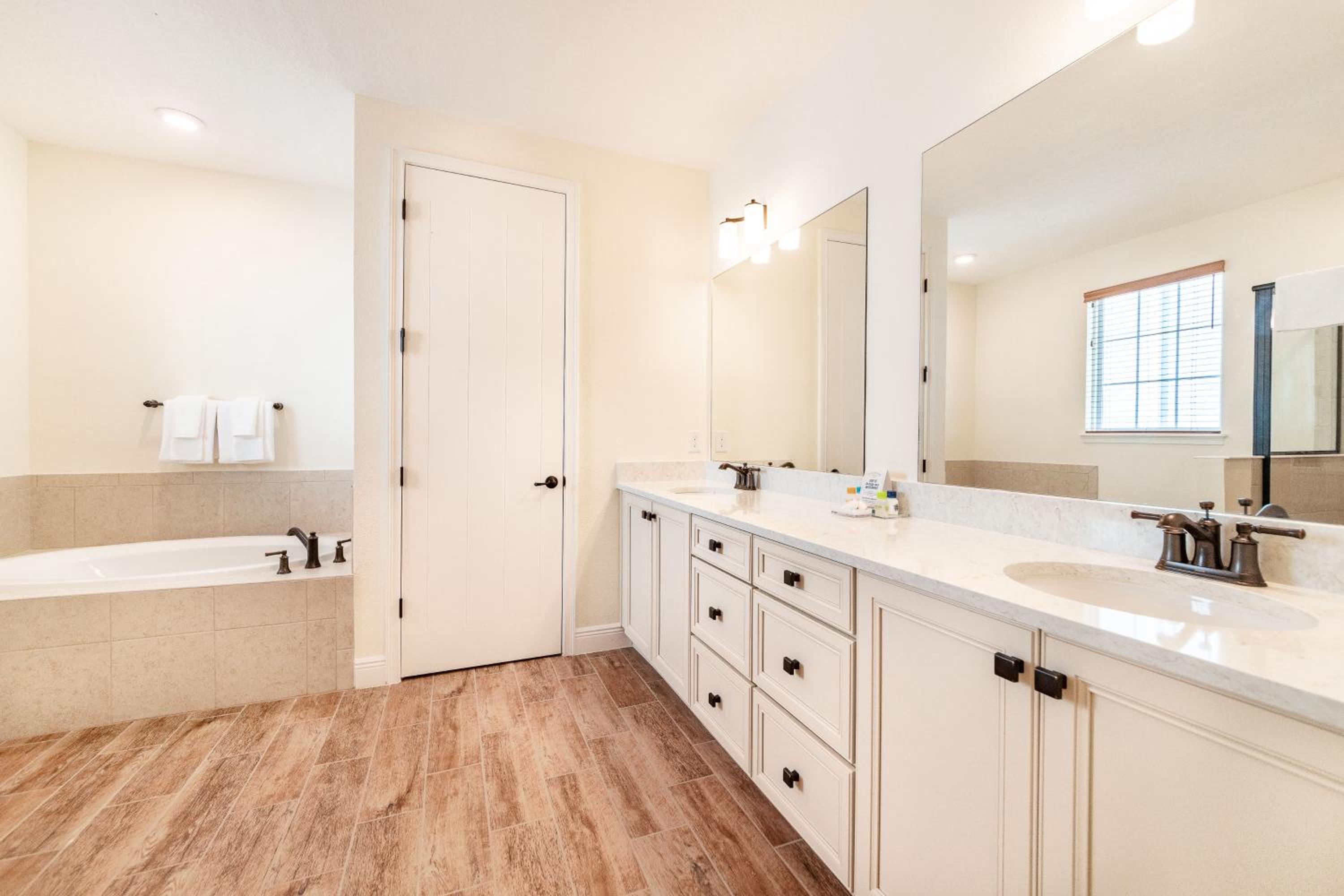 Blissful Oasis With Private Pool Near Disney With Margaritaville Resort & Island H2O Access - 8057Su