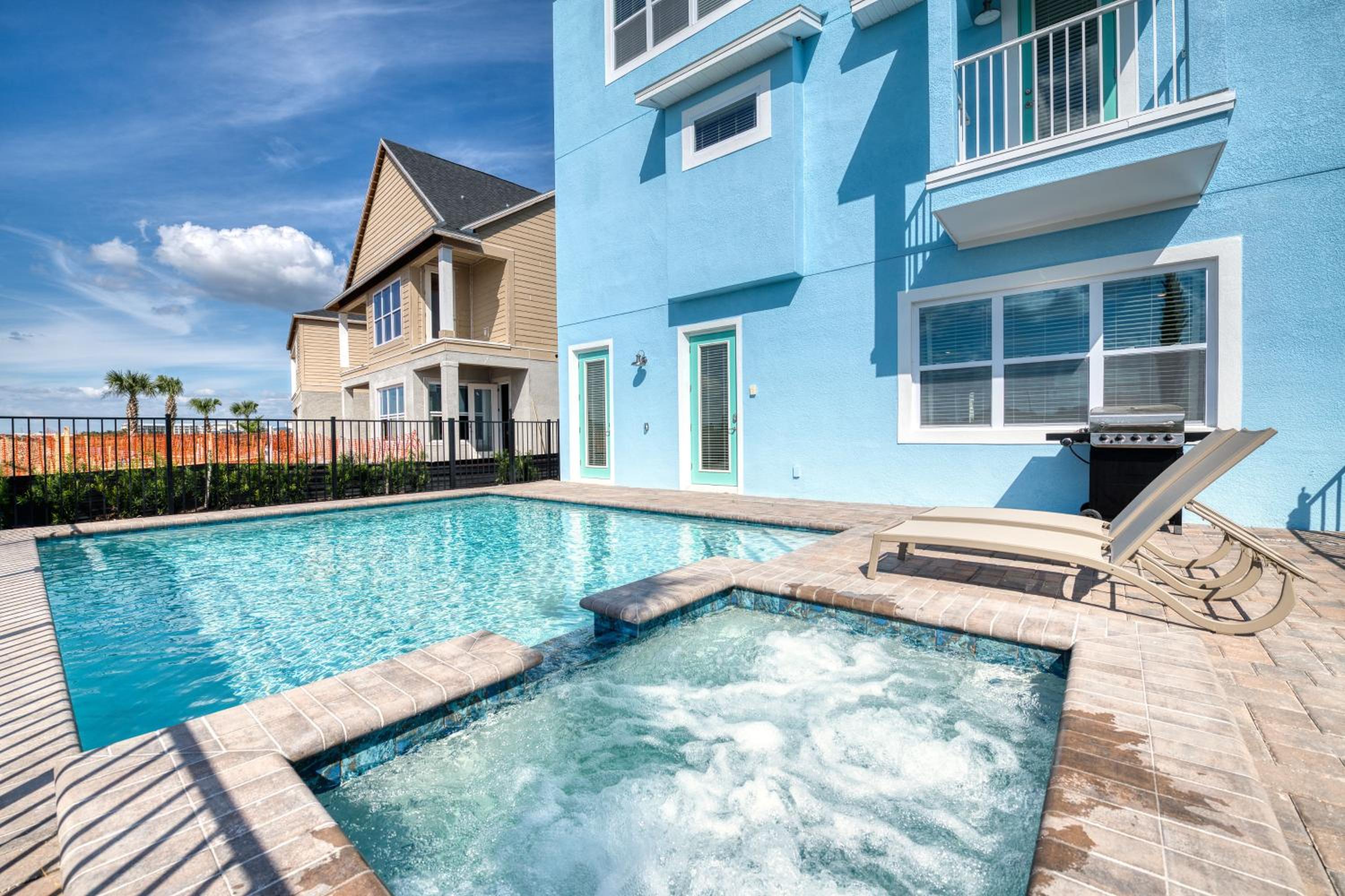 Beautiful Cottage With Private Pool Near Disney With Margaritaville Resort & Island H20 Access - 8153Su