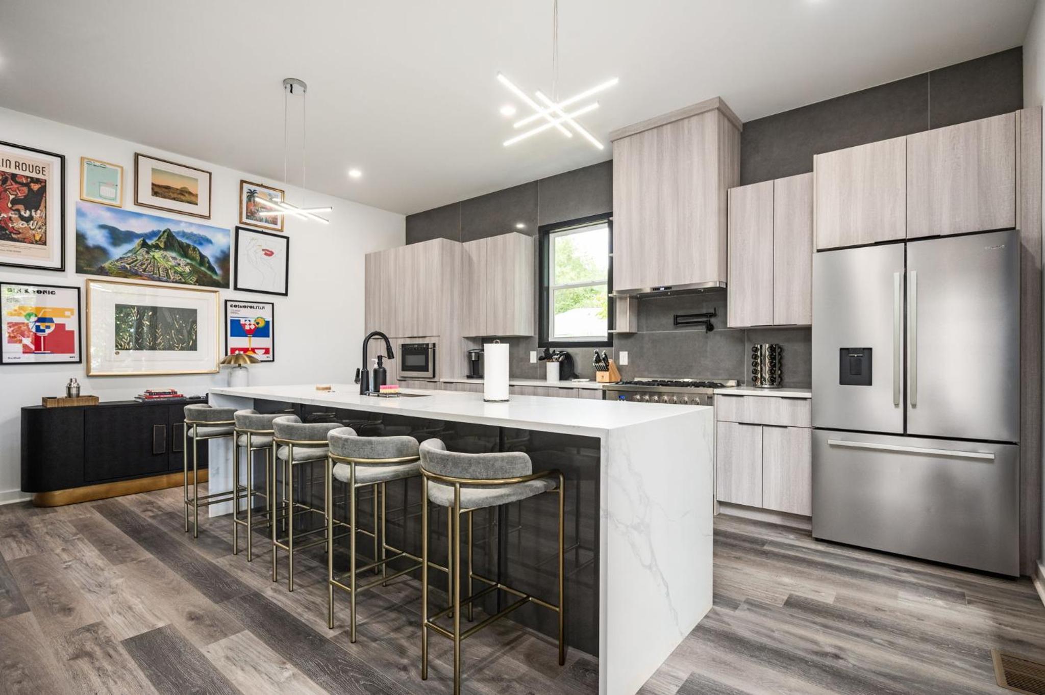Stylish 4BD-4BA Summerhill Getaway Near Beltline view 5