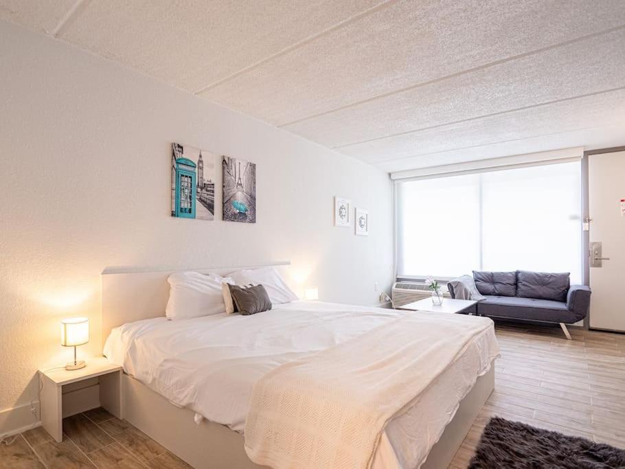 minutes to Disney 1BR Charming Condo with Pool view