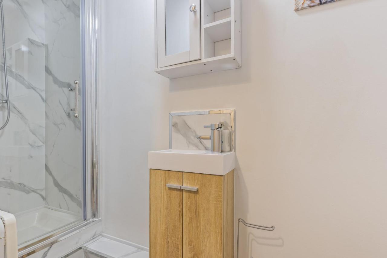 Crossley Apartment - Great Location - Free Parking, Fast Wifi, Smart TV with Netflix by Yoko Property view 5