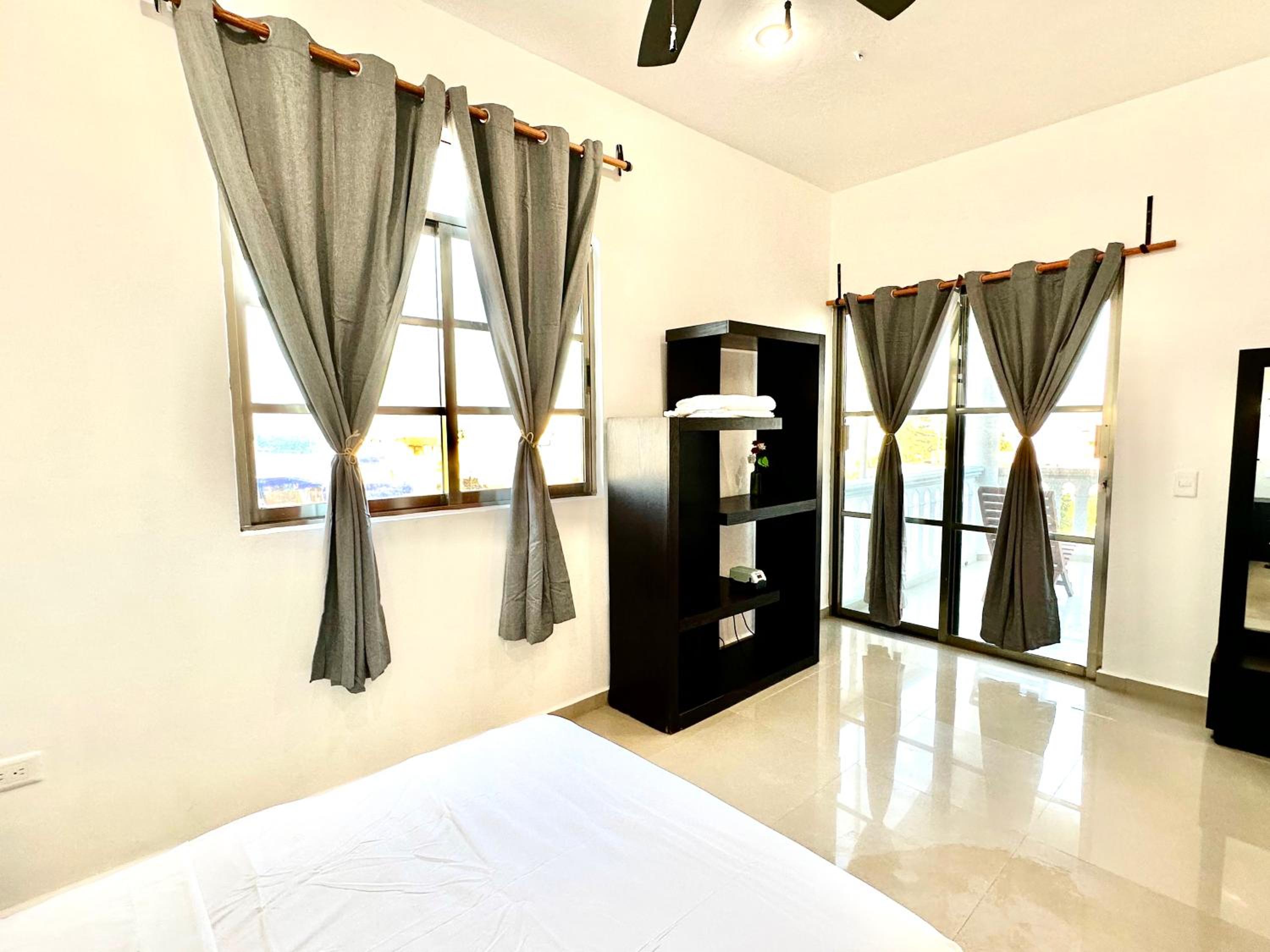 Spacious 3-story private house with ocean view