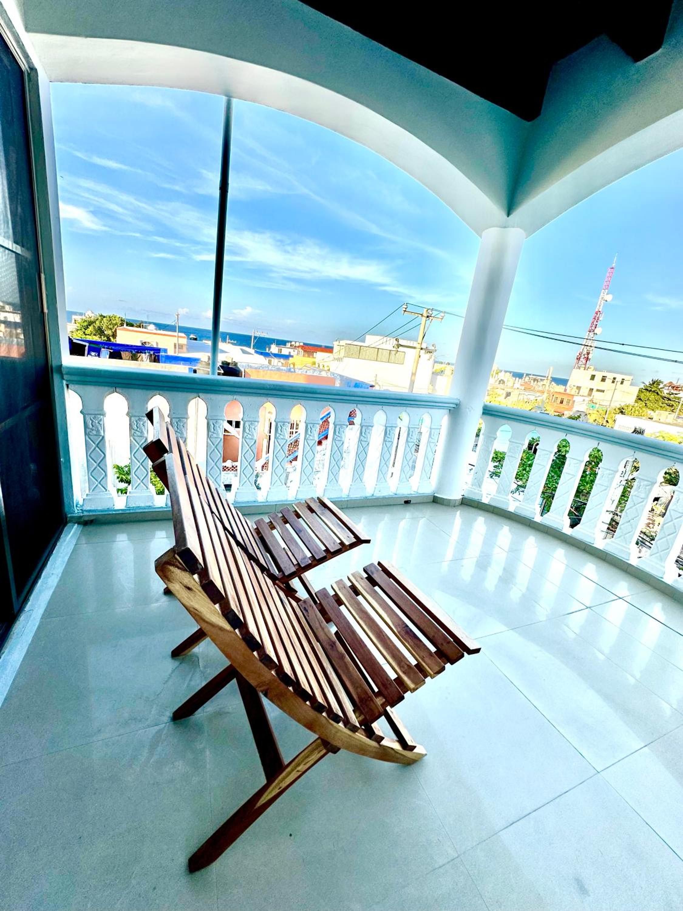 Spacious 3-story private house with ocean view