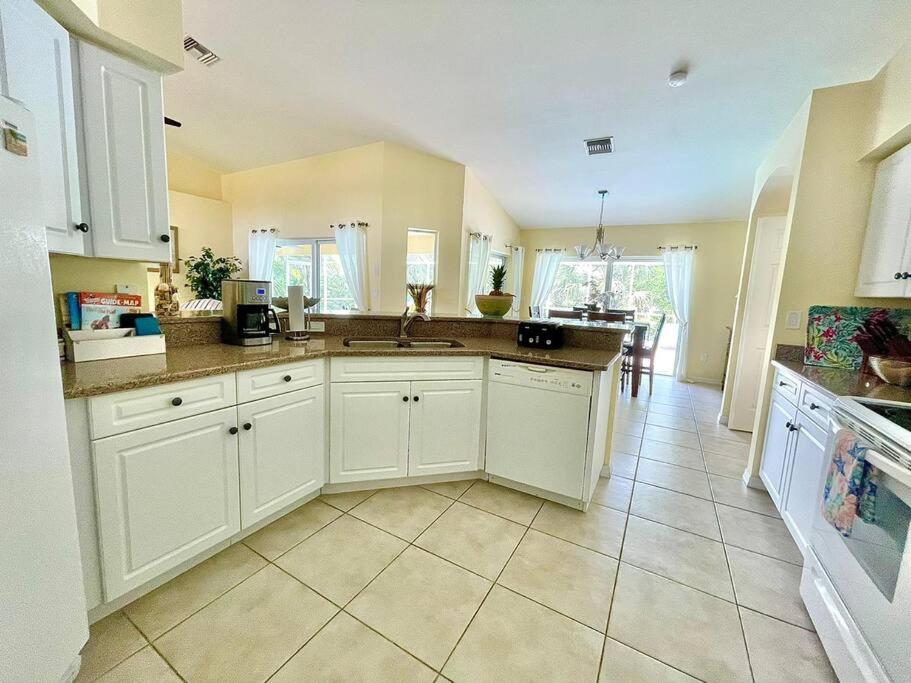 Villa Lahaina your perfect tropical getaway view 5