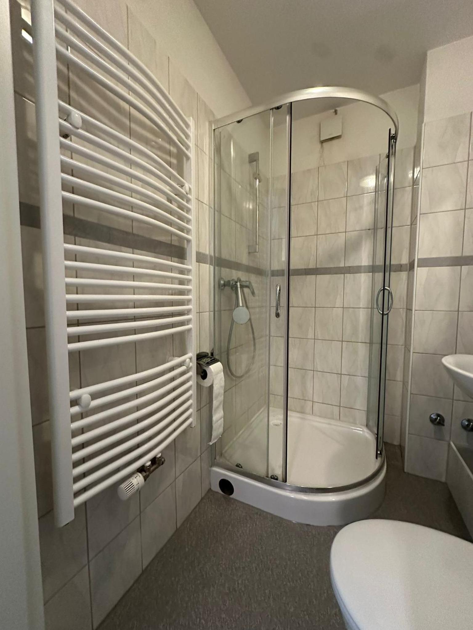 Pension & Monteurzimmer - Free Parking & 24h Check-in Bielefeld