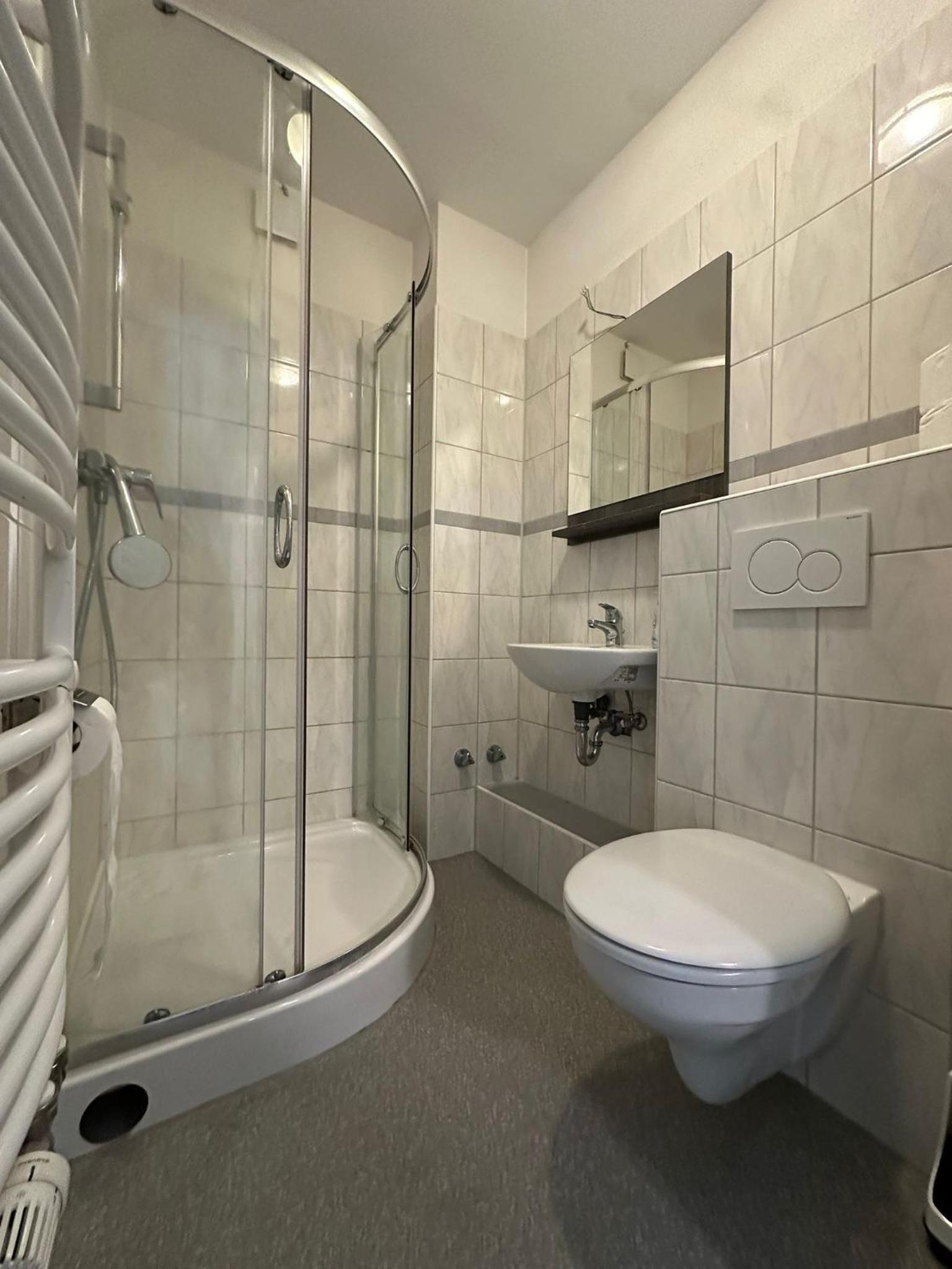 Pension & Monteurzimmer - Free Parking & 24h Check-in Bielefeld