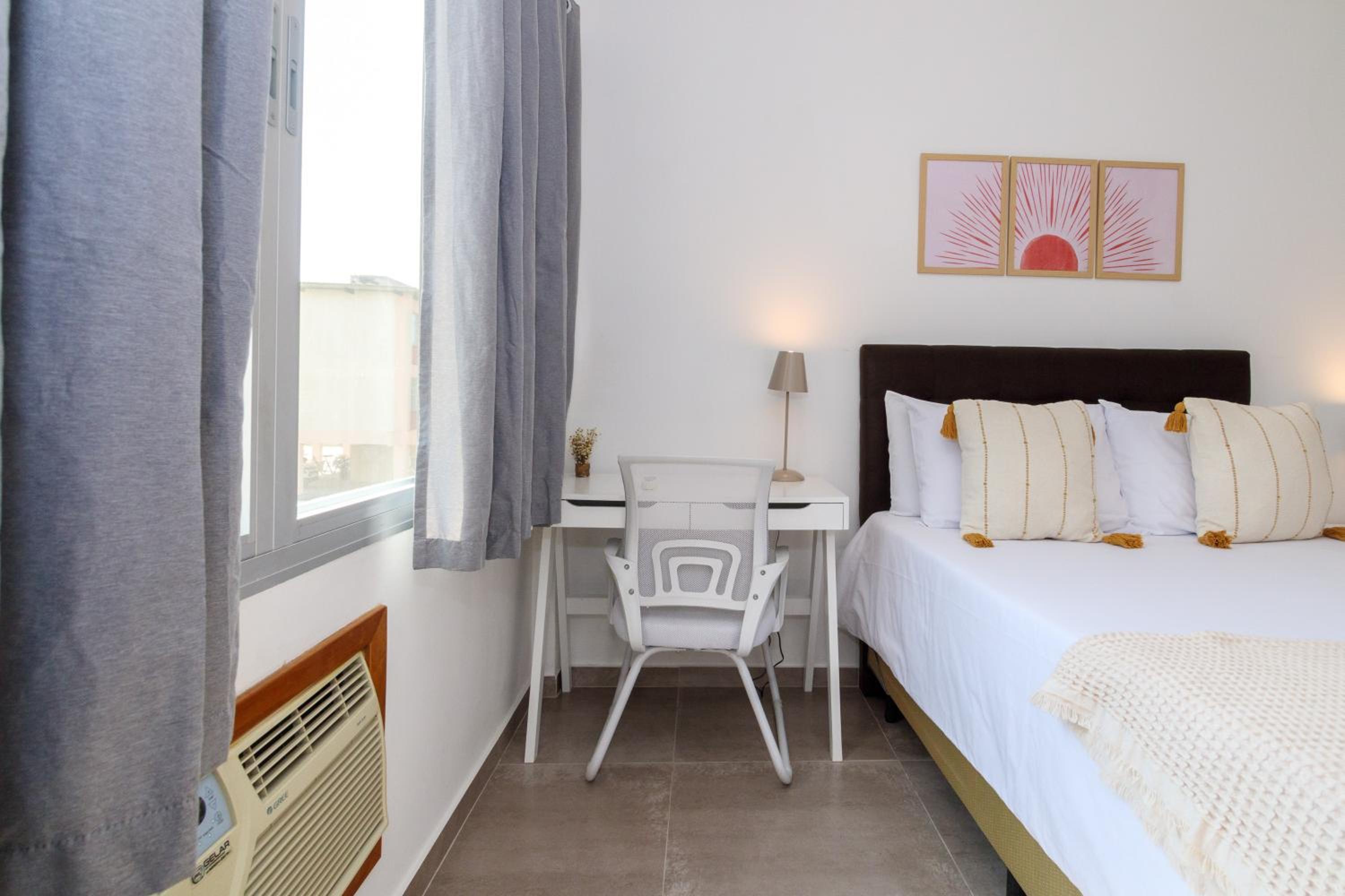 Local 102 Apartment