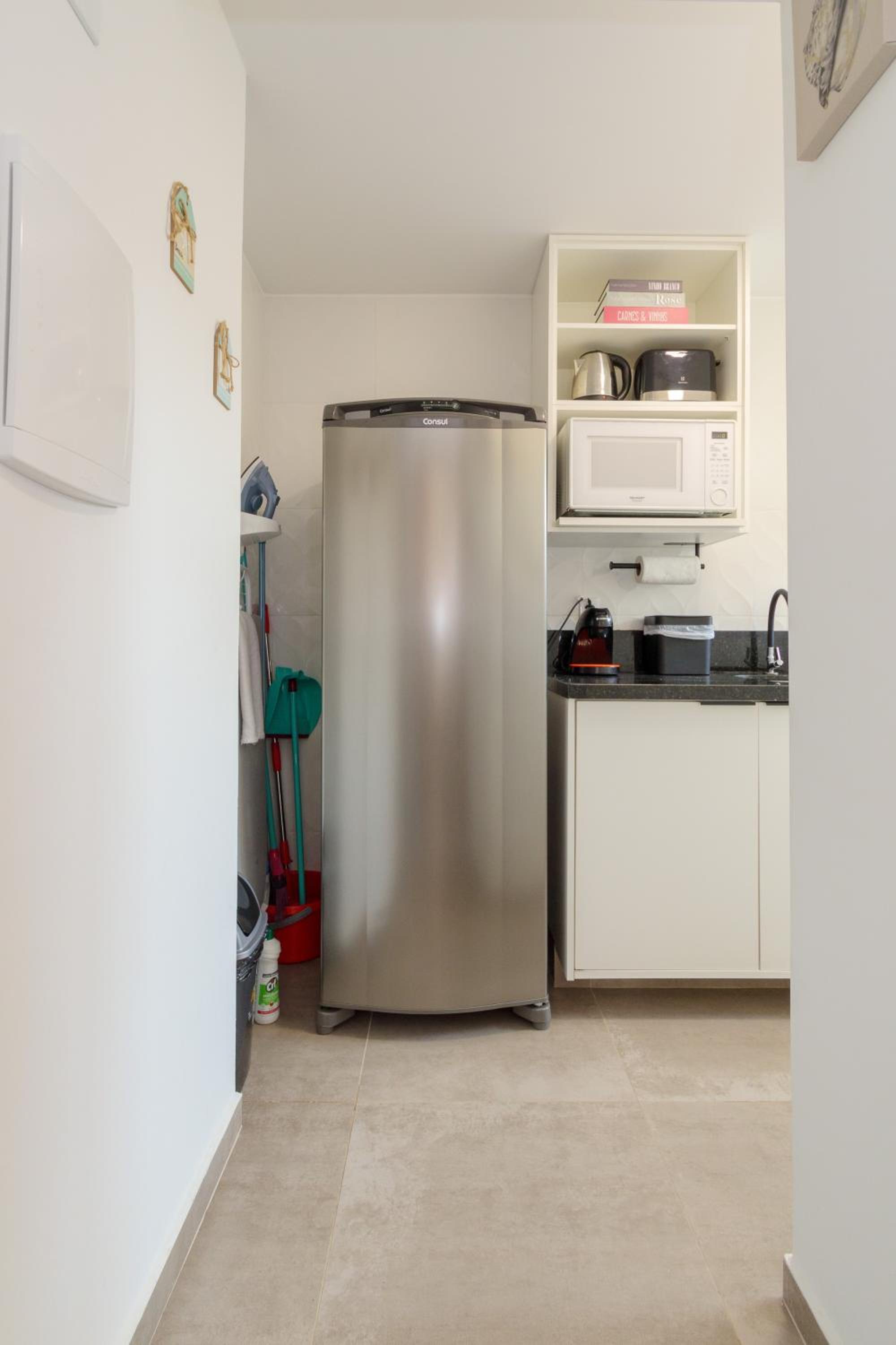 Local 102 Apartment