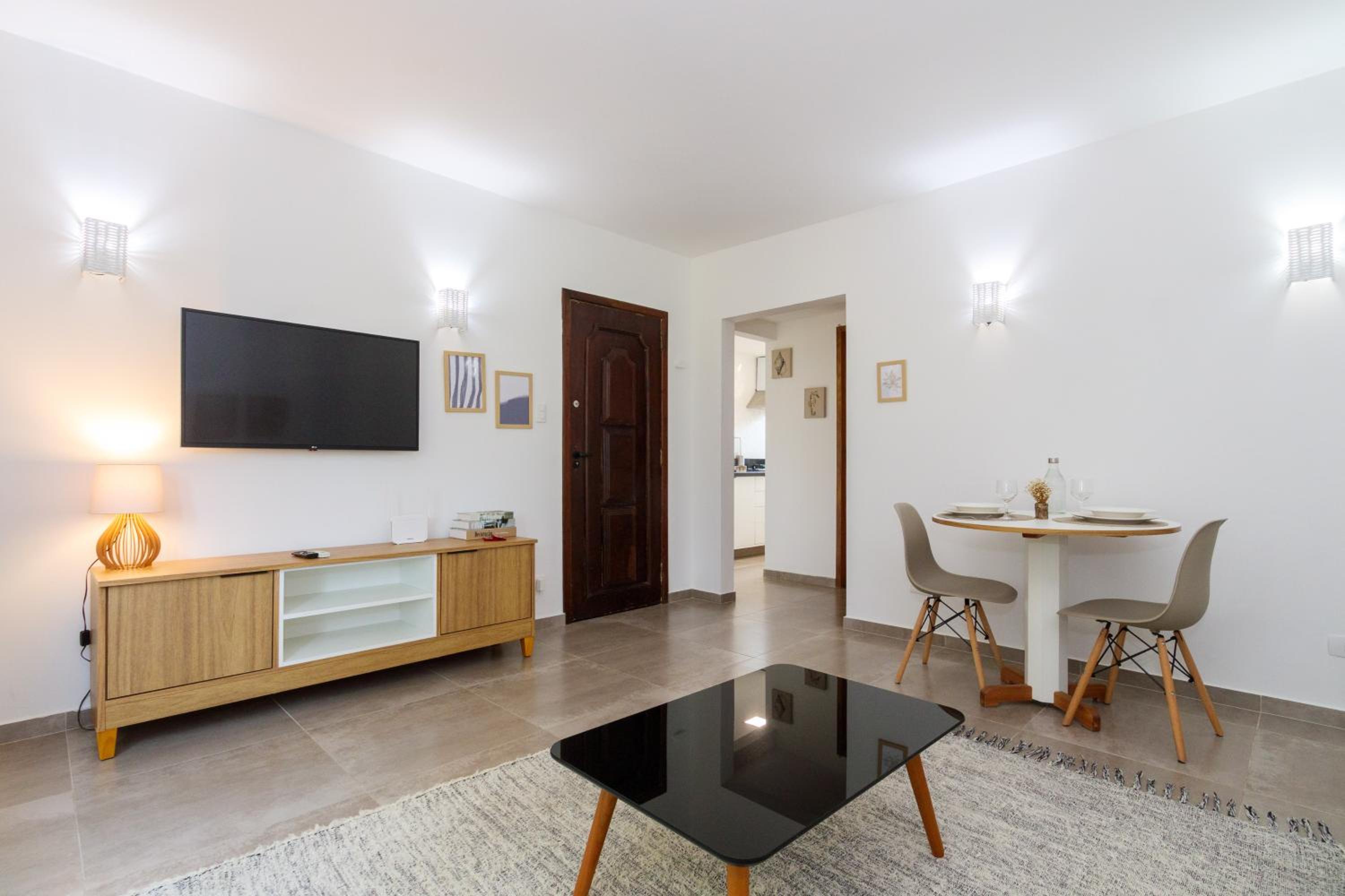 Local 102 Apartment