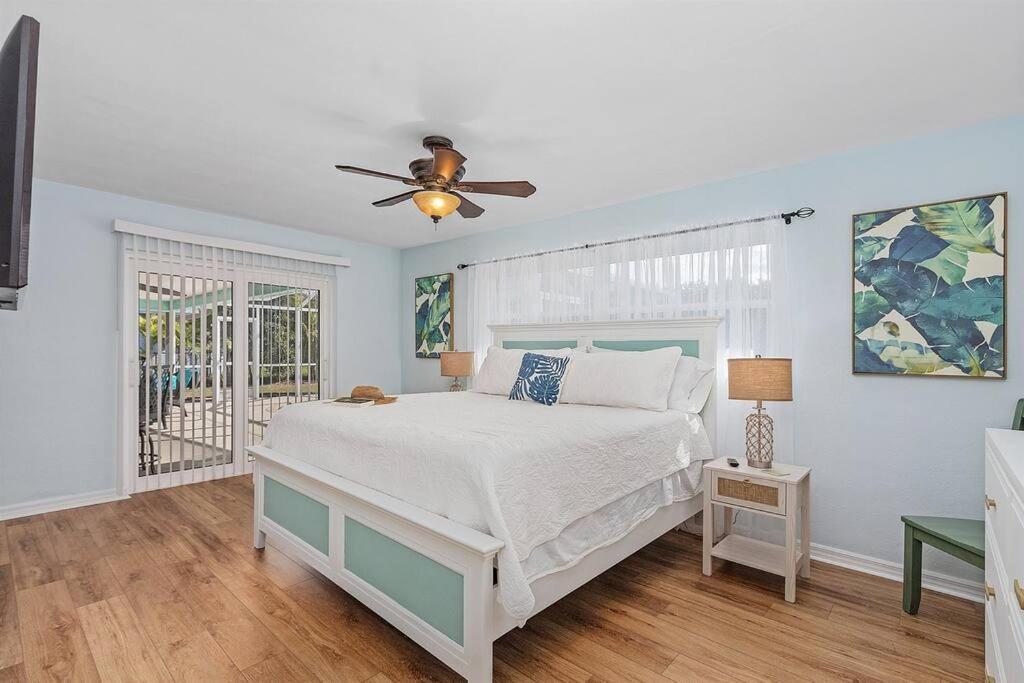 Villa Four Palms view 5