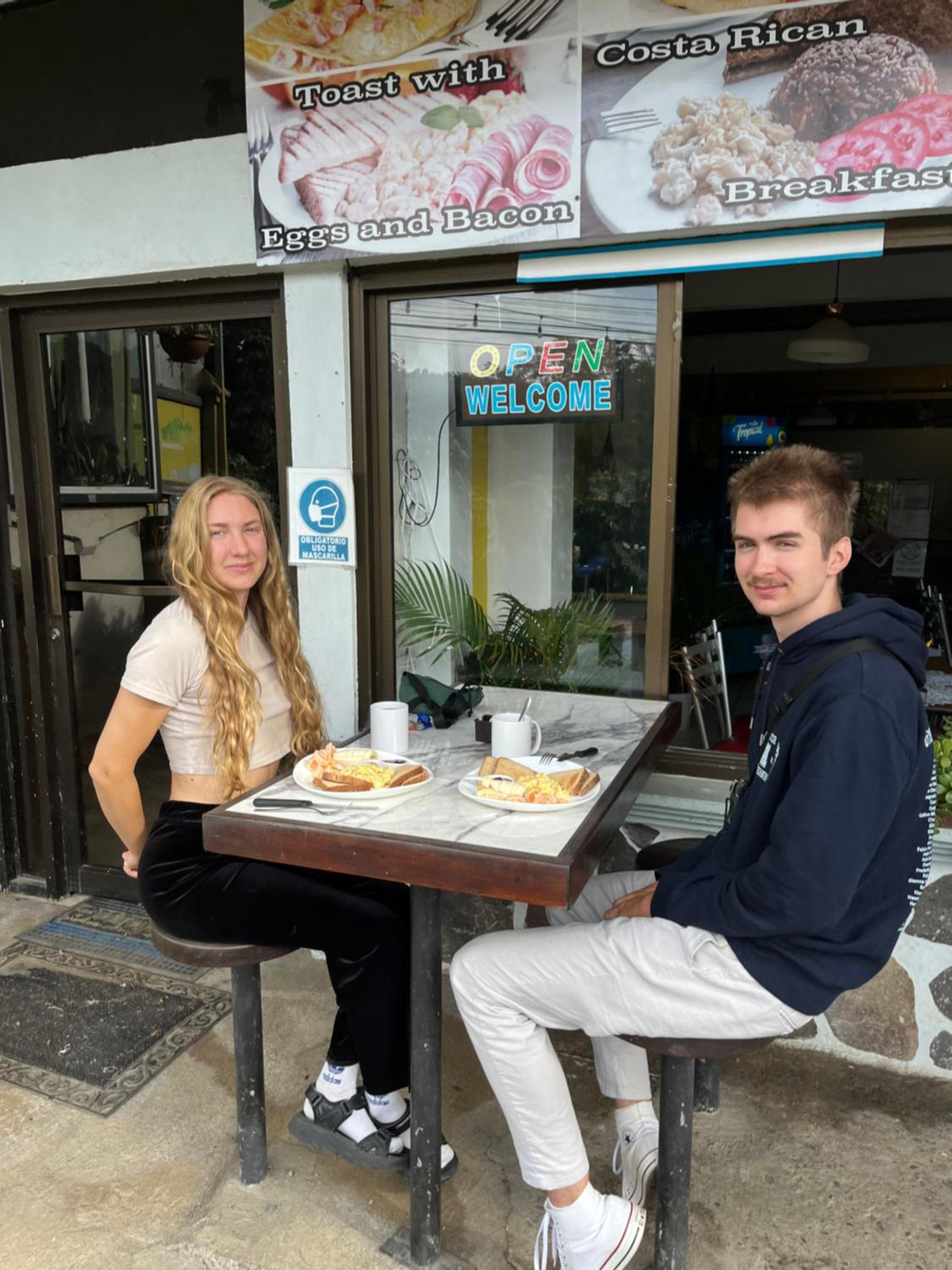 Hotel & Hostel Sloth Backpackers