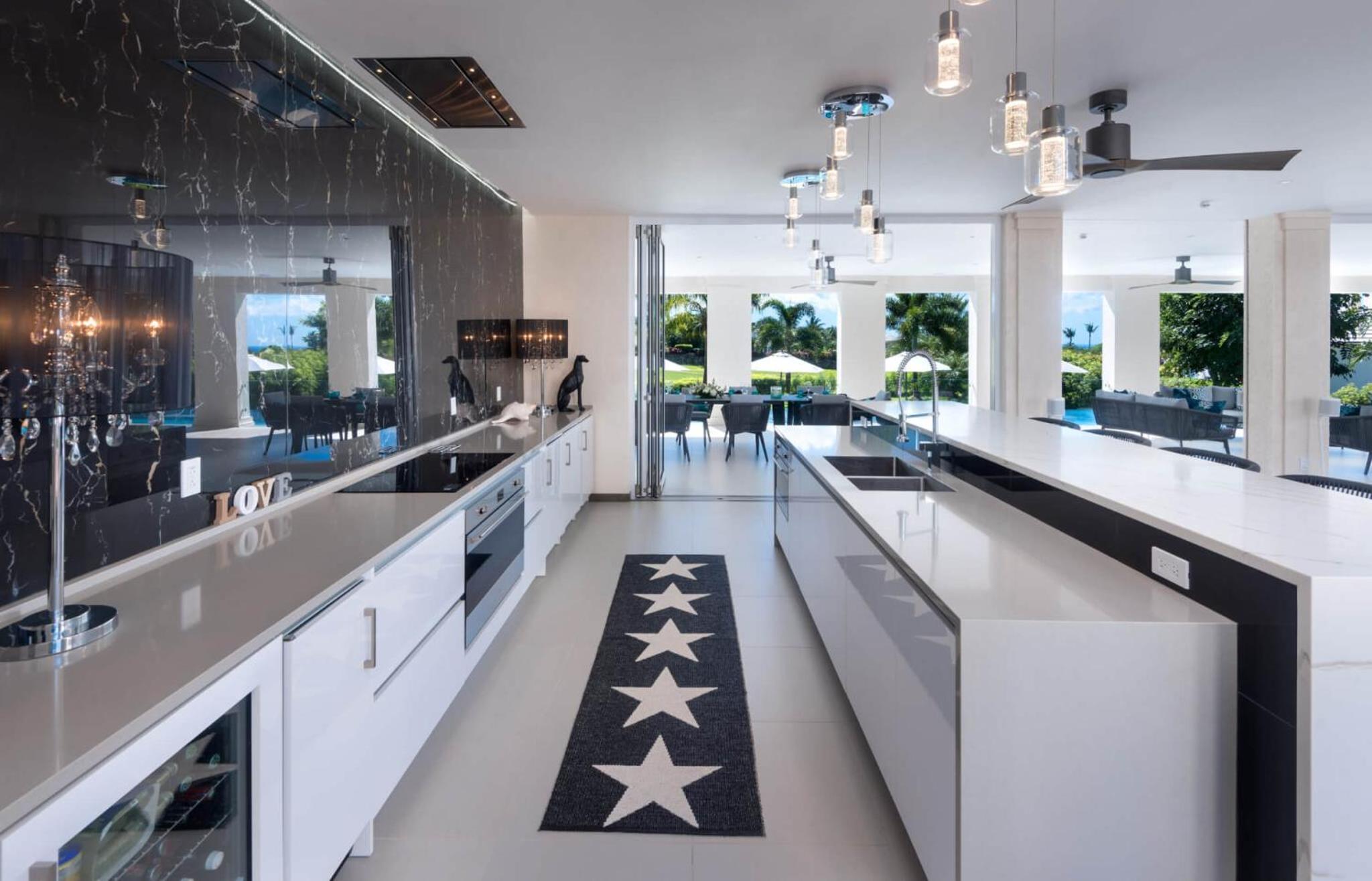 Luxury 5 Bedroom Seaduced Villa