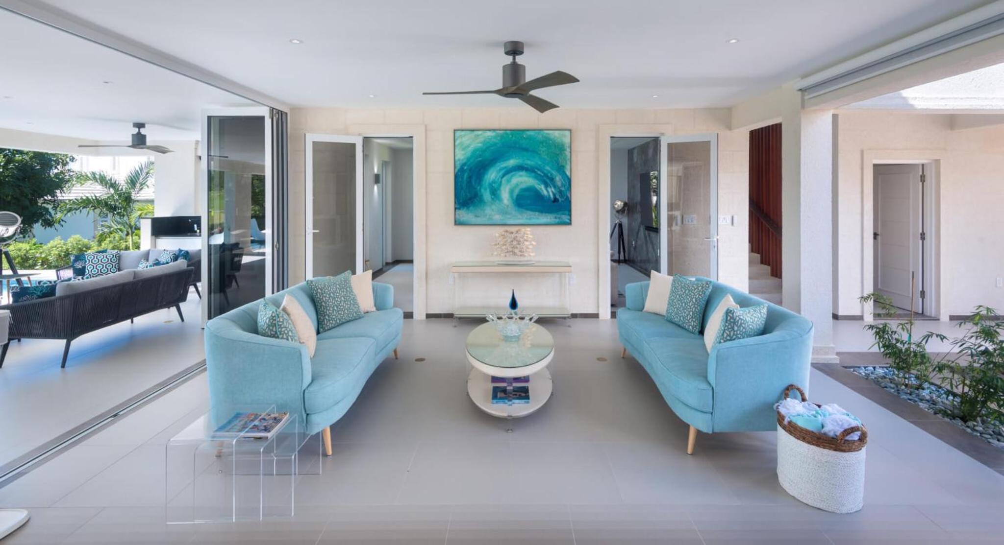Luxury 5 Bedroom Seaduced Villa