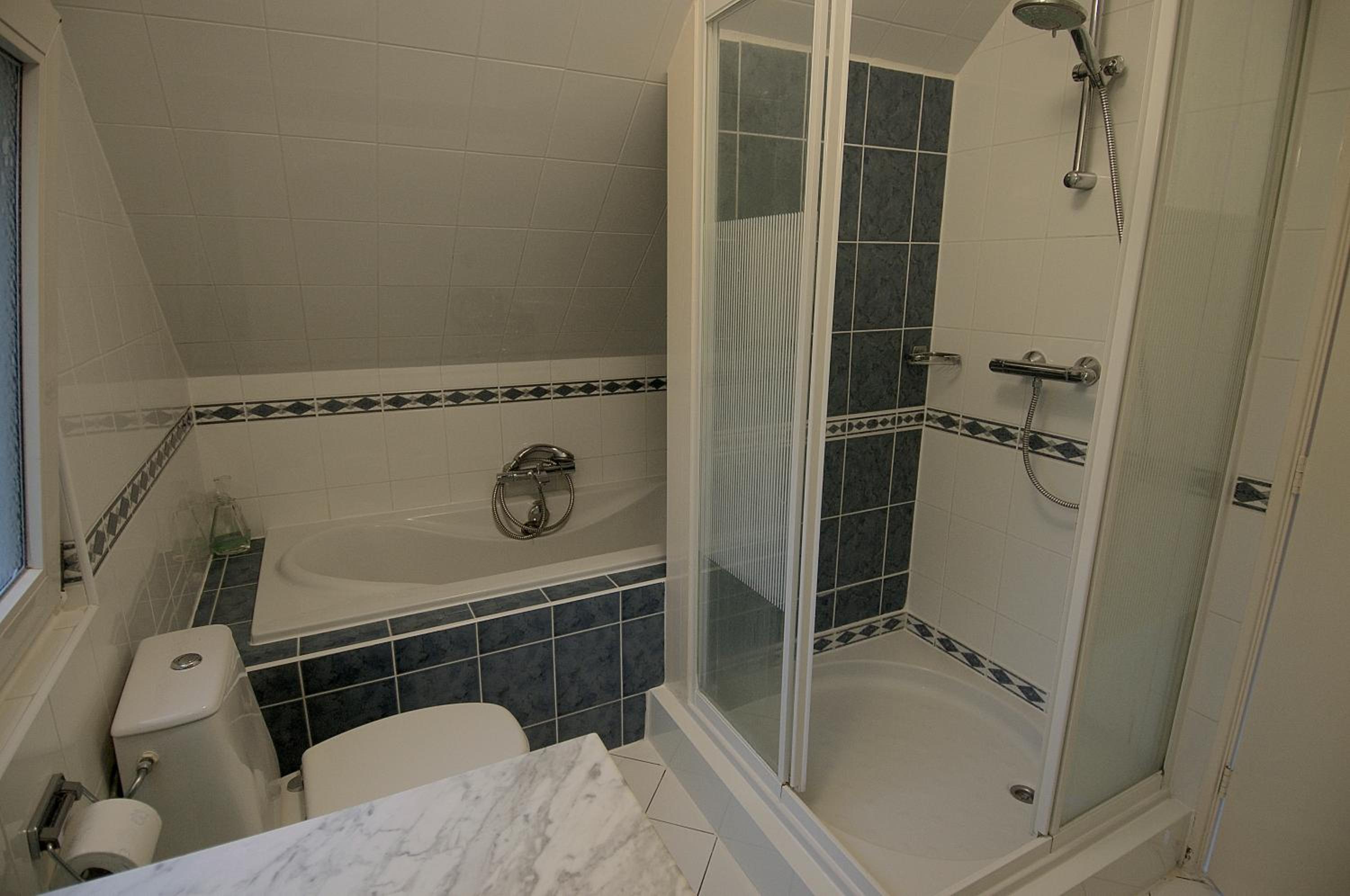 Photo 44