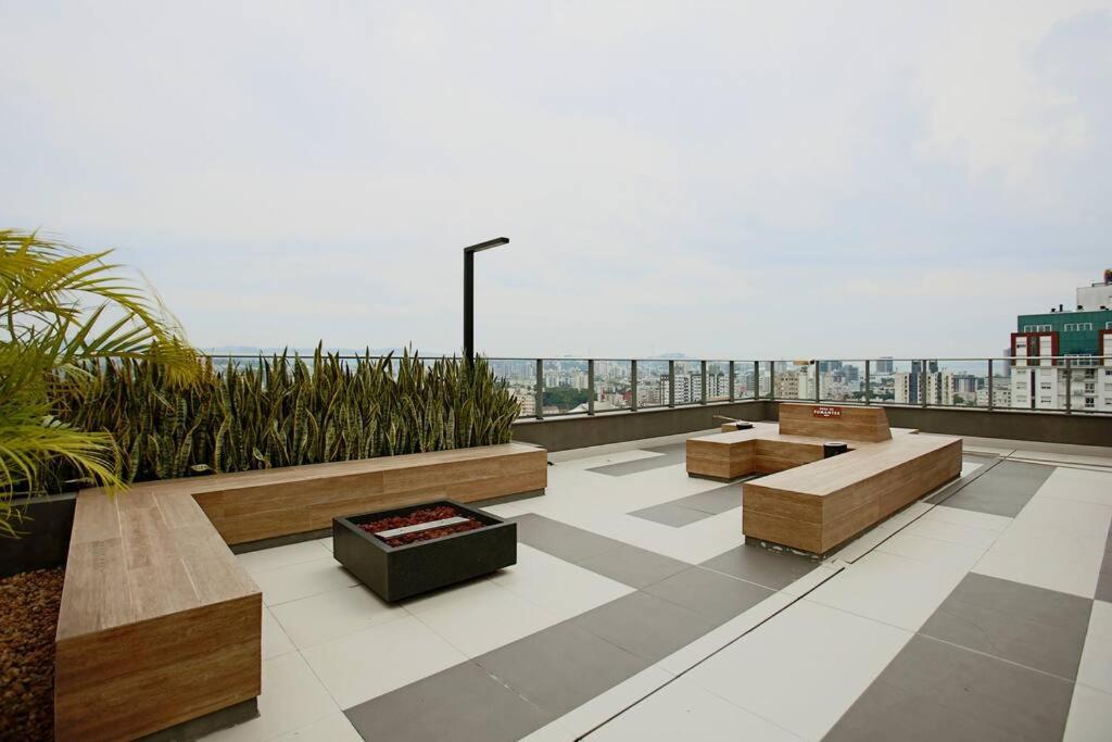Estúdio com vista e piscina para o Parque da Redenção