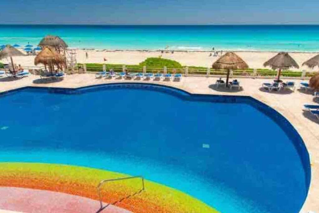 Exclusive Beachfront Apartment in the Hotel Zone - Tranquil and Central Location