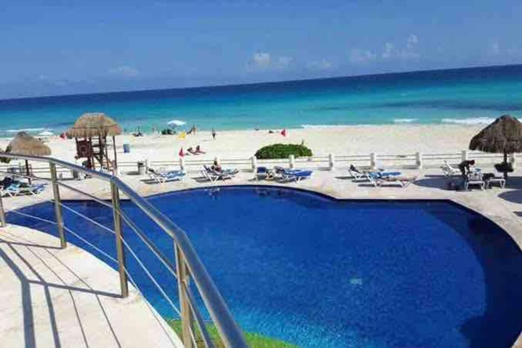 Exclusive Beachfront Apartment in the Hotel Zone - Tranquil and Central Location
