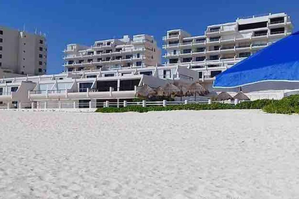 Exclusive Beachfront Apartment in the Hotel Zone - Tranquil and Central Location