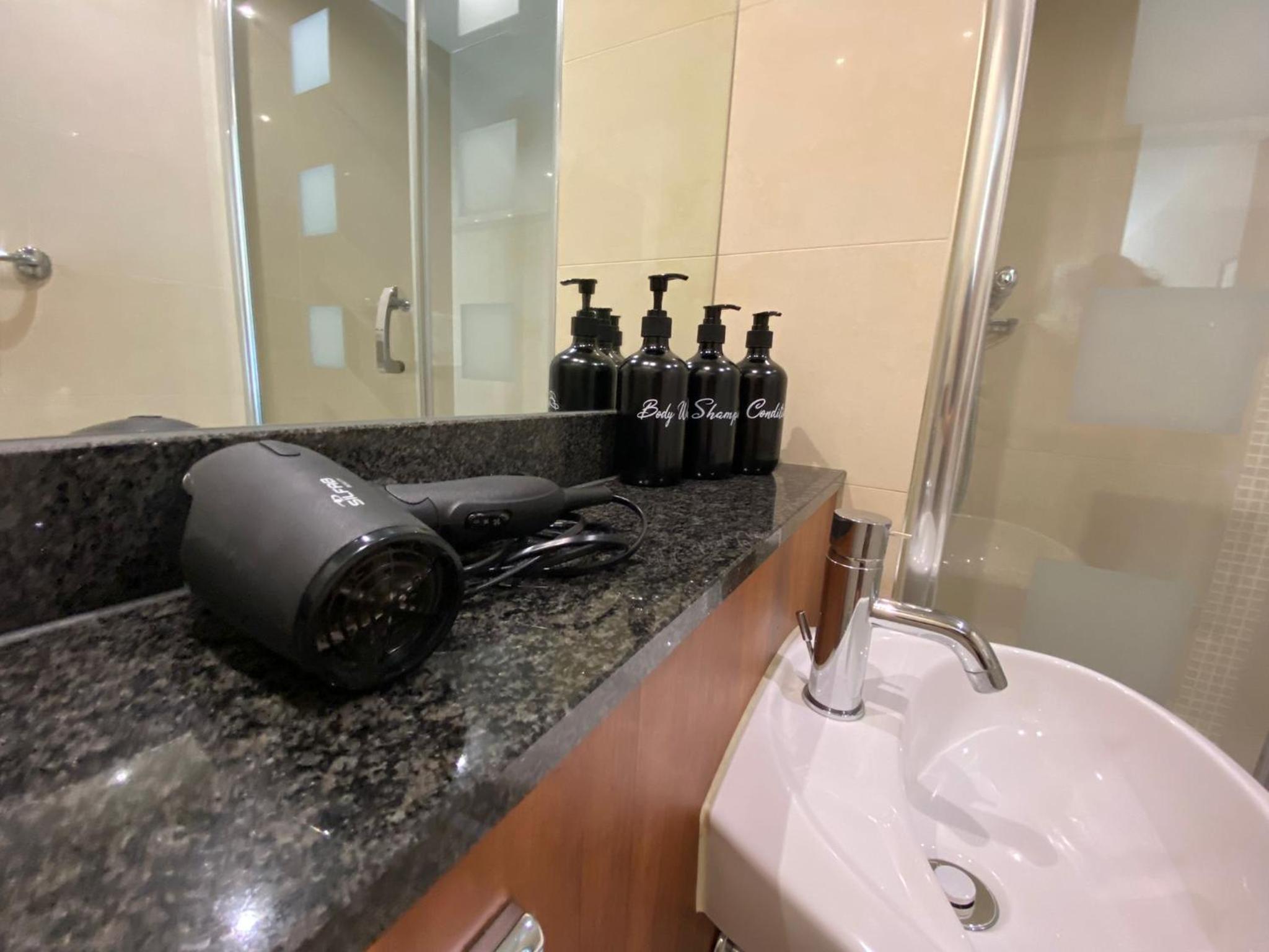 Black or White en Suite