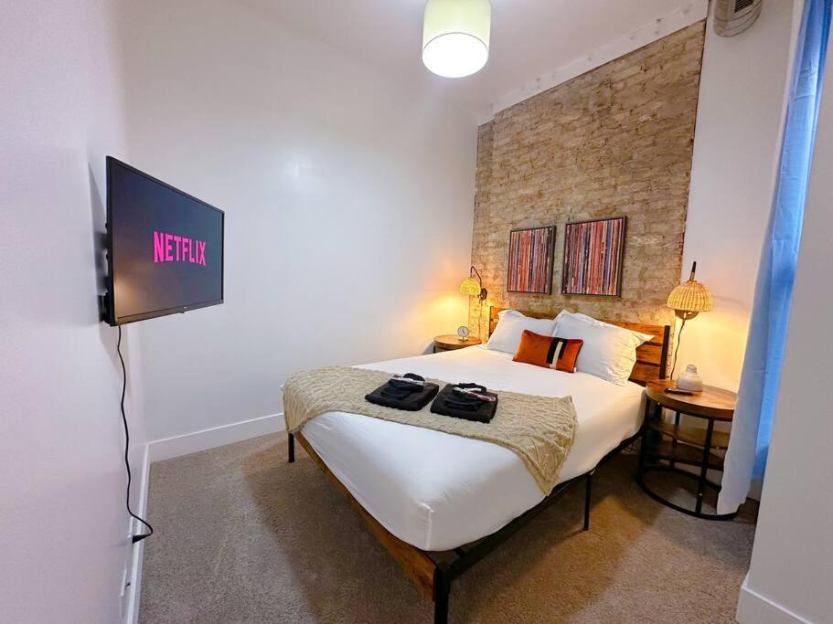 Modern 420- Friendly 3BR Unit Near McCormick Place, University of Illinois Chicago and Soldier Field photo 3