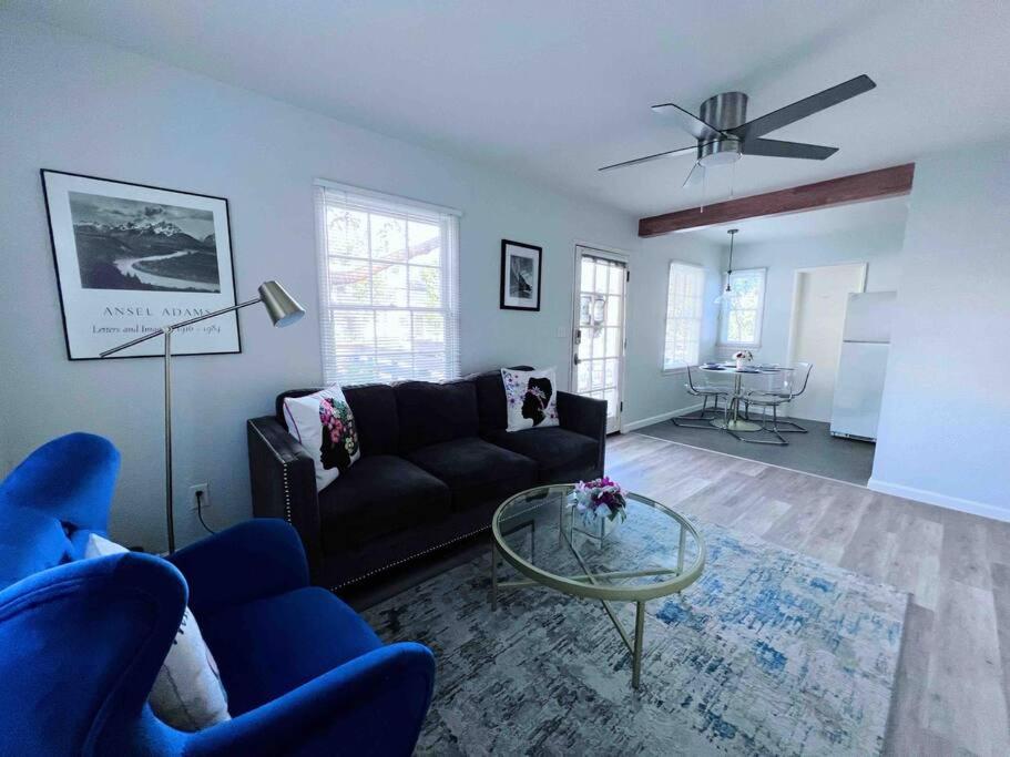 The Downtown Blue Bungalow Escape view 3