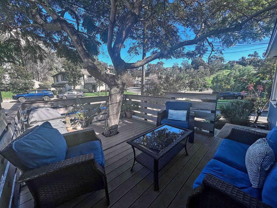 The Downtown Blue Bungalow Escape view 4