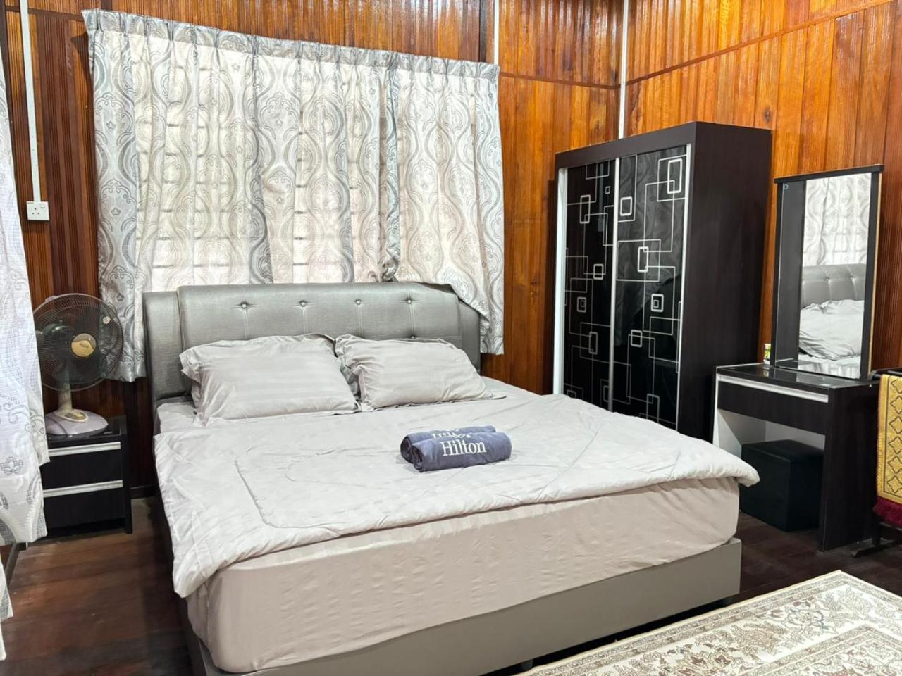 Neelofa Homestay