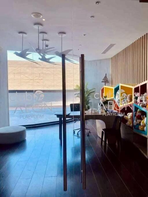 AEON TOWER STUDIO by The 8Flats