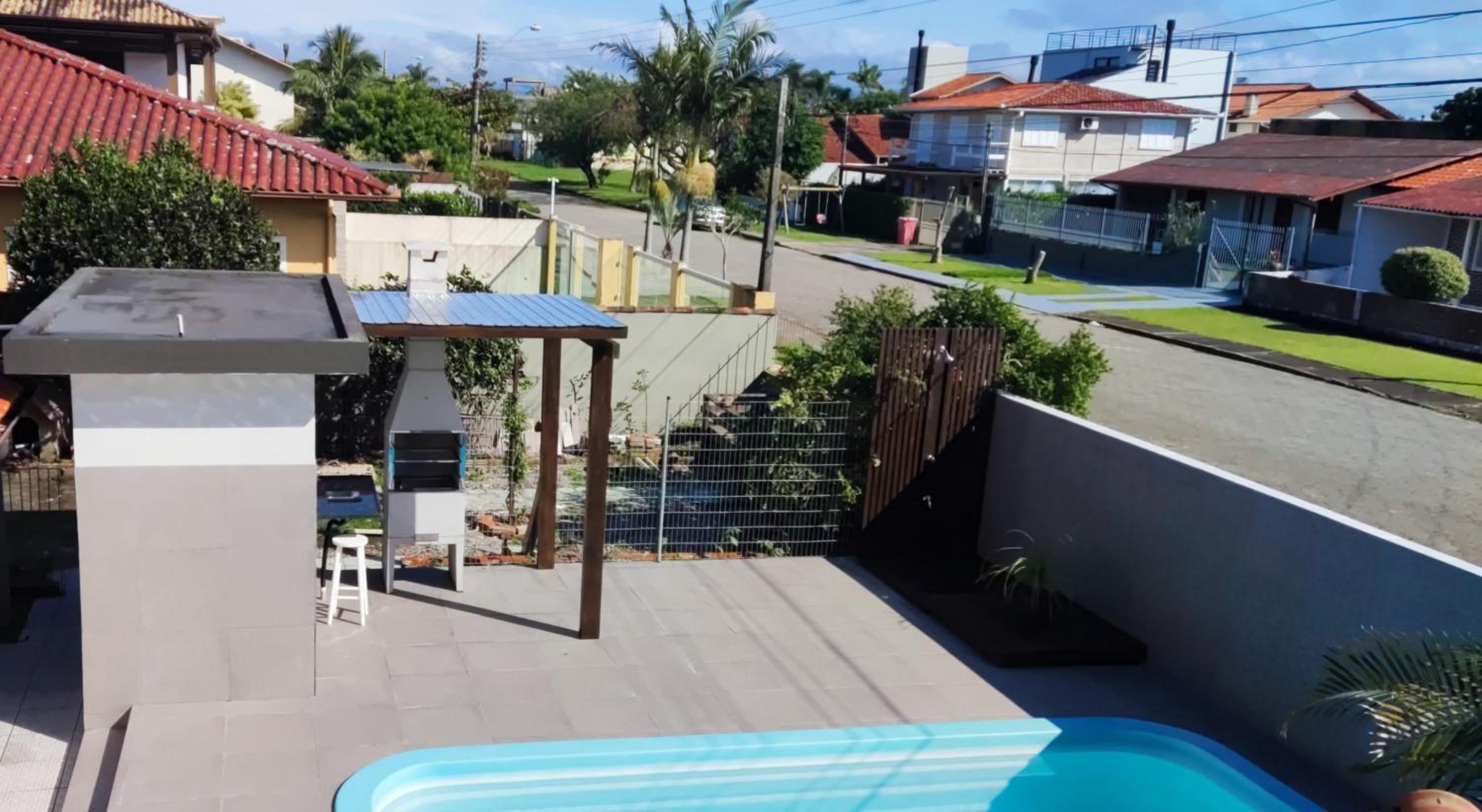 Casa de praia com piscina na praia da Daniela em Florianópolis
