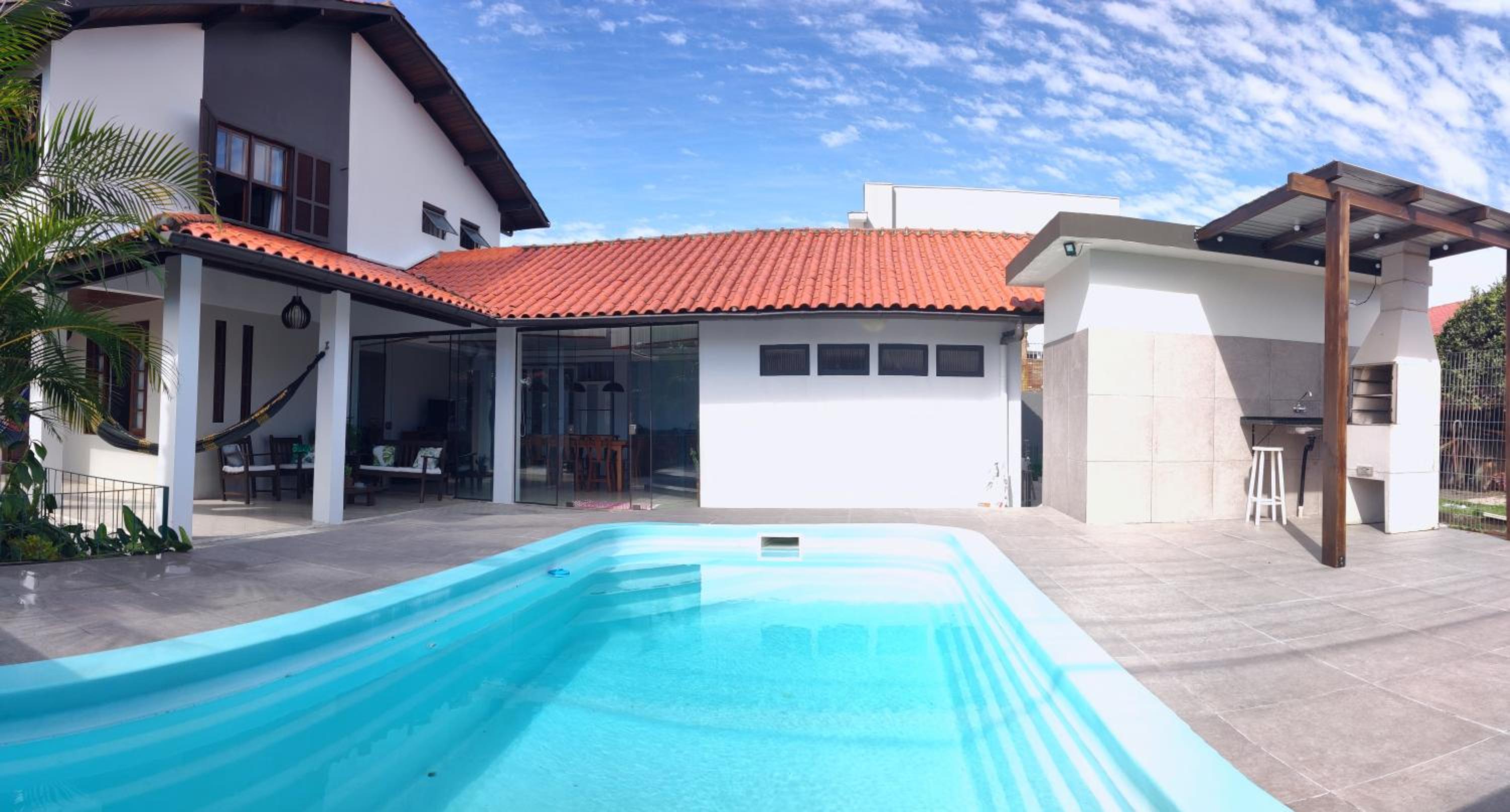 Casa de praia com piscina na praia da Daniela em Florianópolis