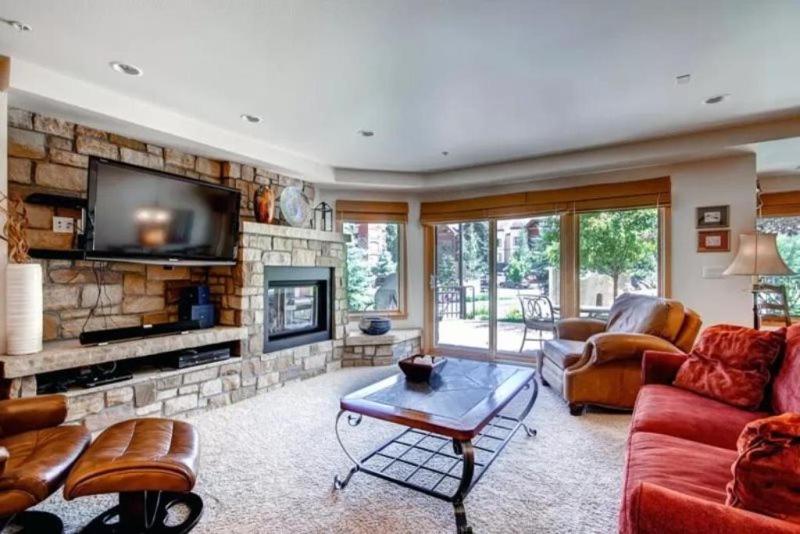 Ski In, Ski Out 2 Bedroom Vacation Rental In The Heart Of Lionshead Village With Heated Slope Side Pool And Hot Tub view 5