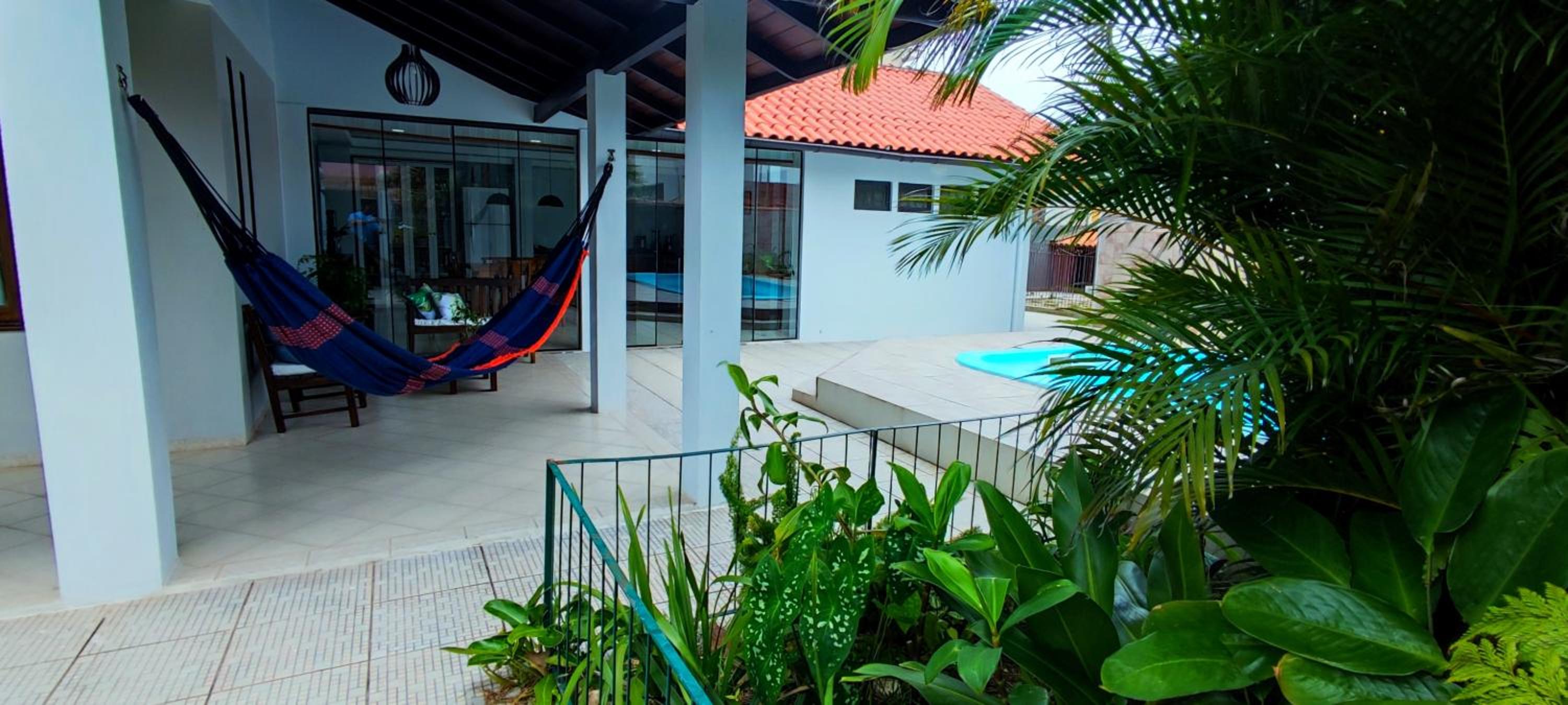 Casa de praia com piscina na praia da Daniela em Florianópolis