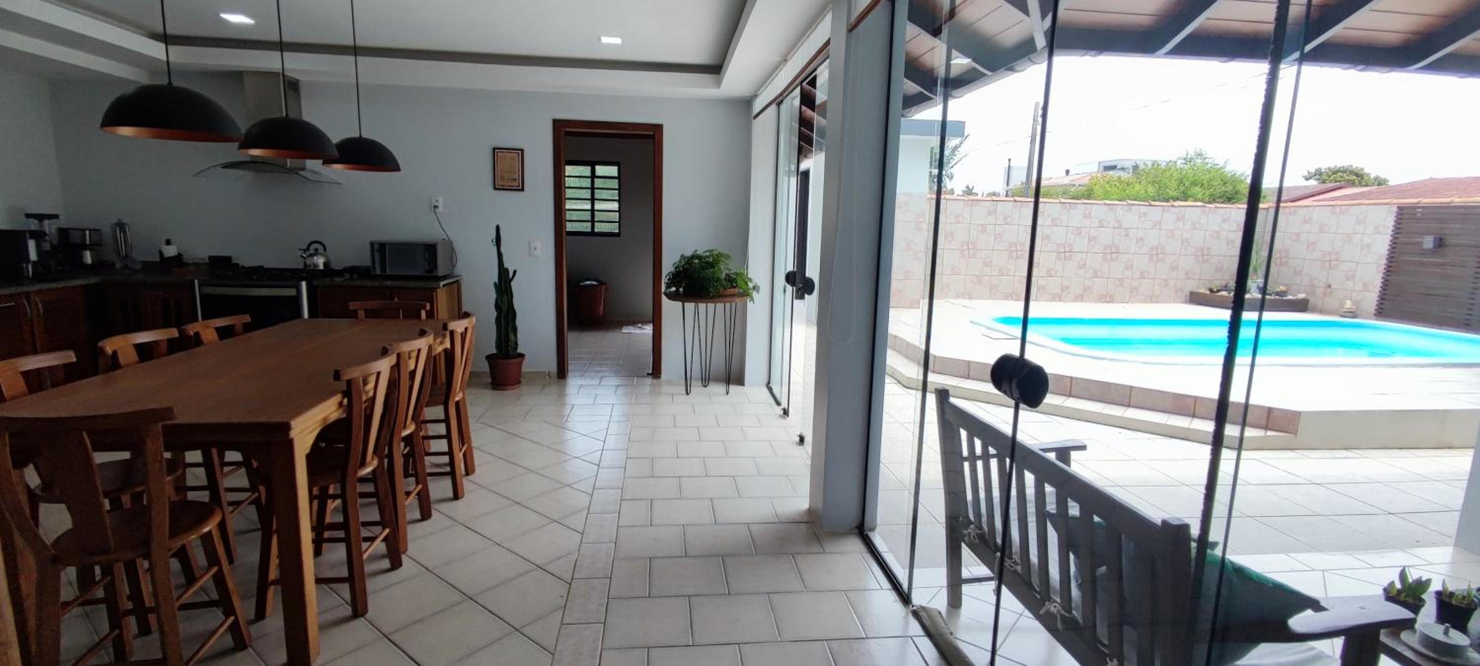 Casa de praia com piscina na praia da Daniela em Florianópolis
