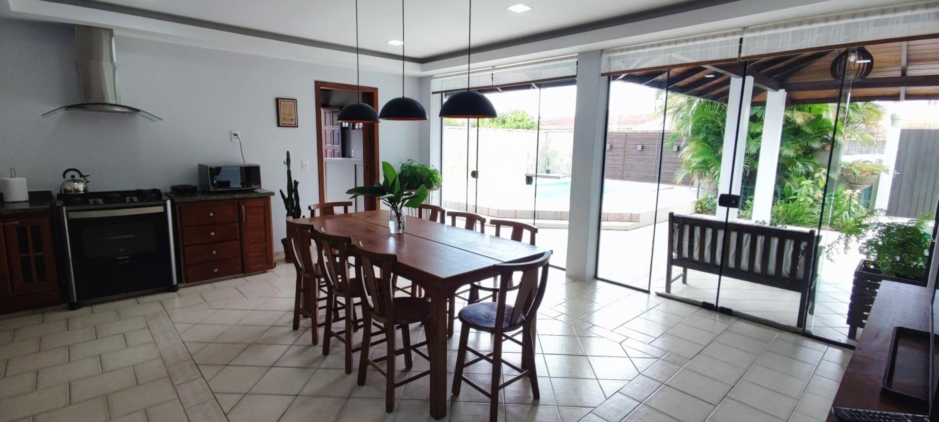 Casa de praia com piscina na praia da Daniela em Florianópolis