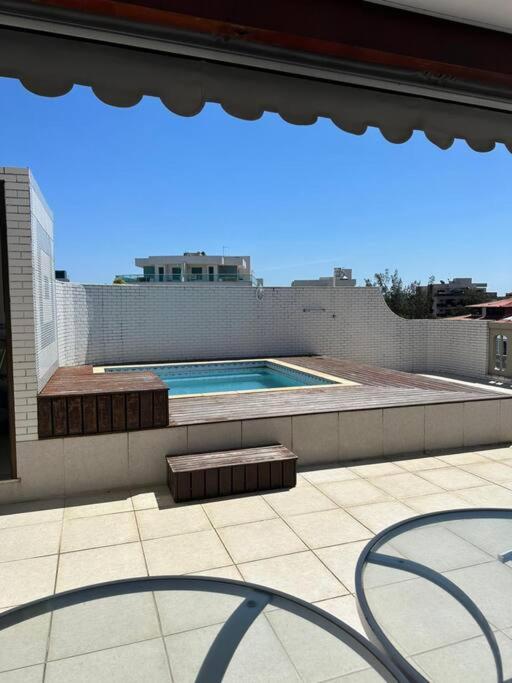 Pé na Areia Cobertura com Conforto Praia do Forte Melhor Trecho
