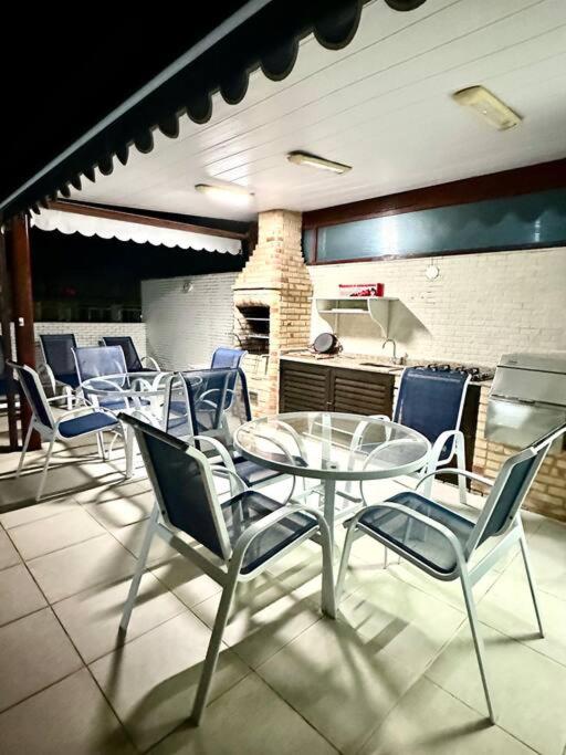 Pé na Areia Cobertura com Conforto Praia do Forte Melhor Trecho