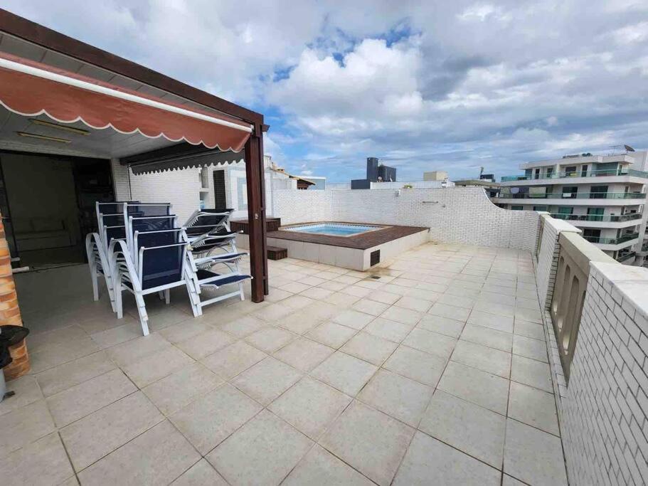 Pé na Areia Cobertura com Conforto Praia do Forte Melhor Trecho