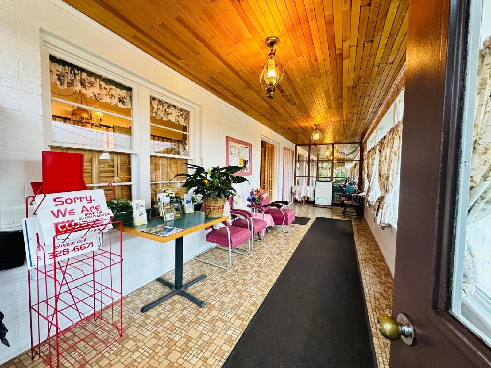 Woodstock Vacations - Stiles Motel Hill View - Property Image 23
