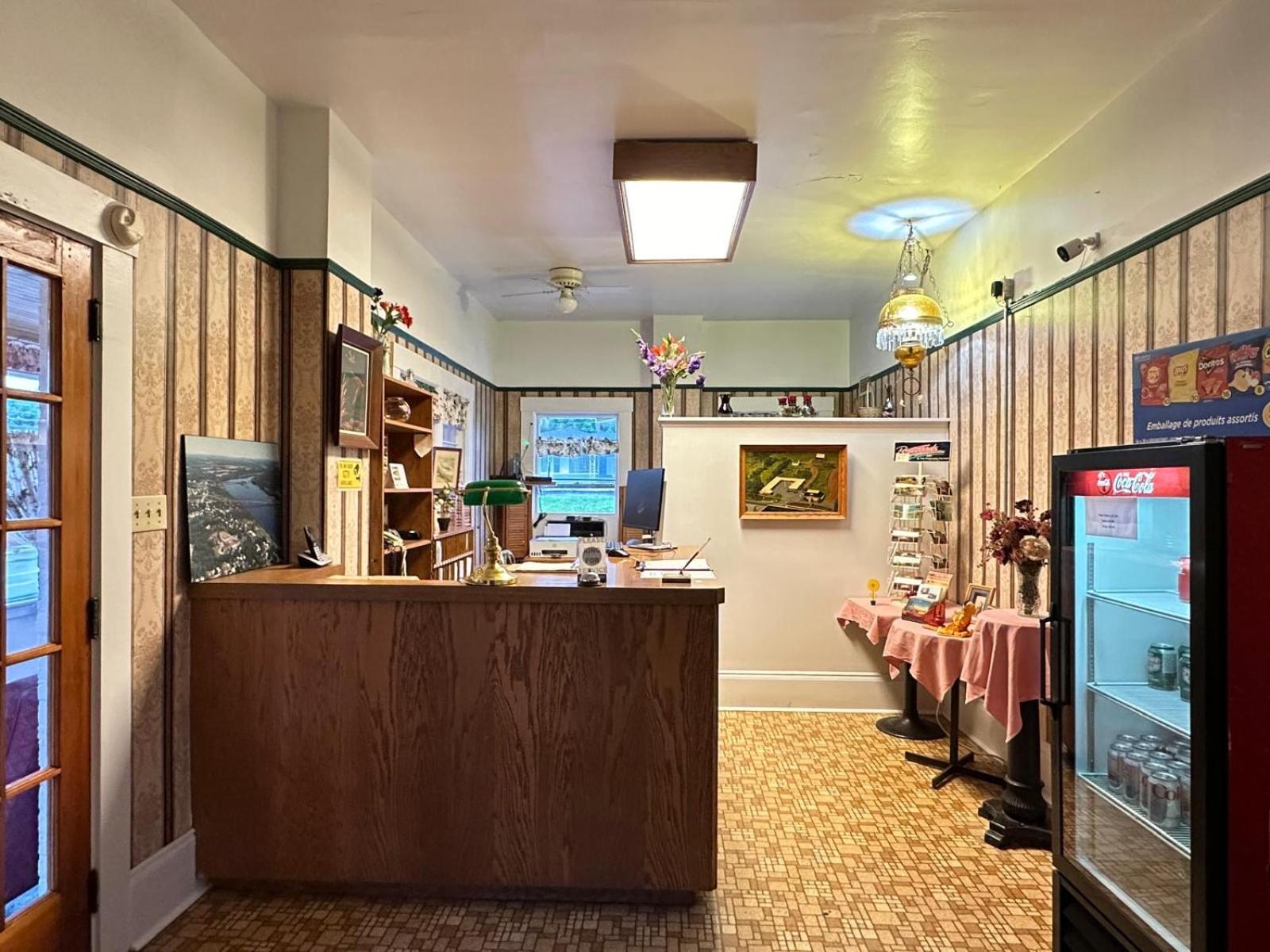 Woodstock Vacations - Stiles Motel Hill View - Property Image 17