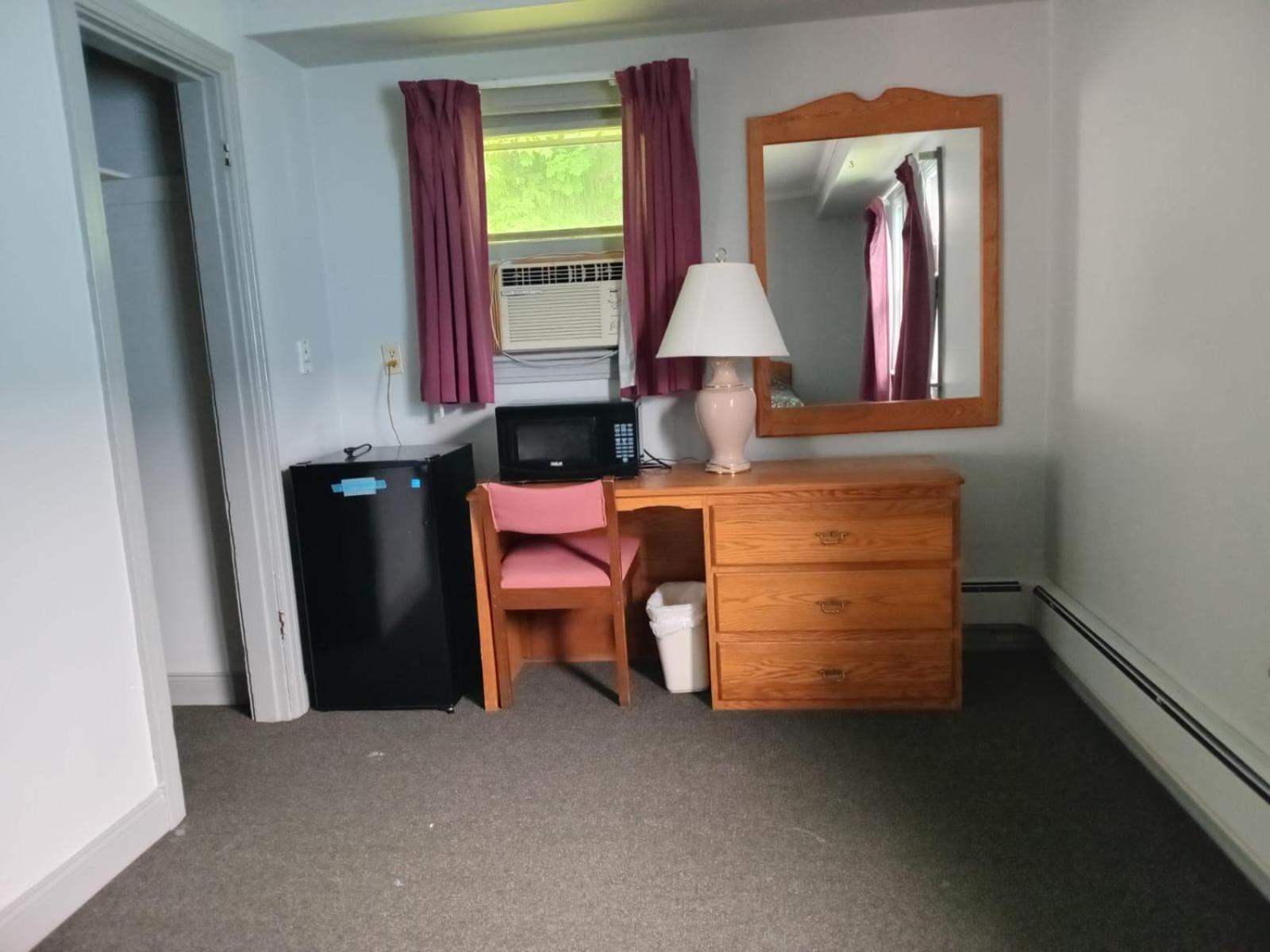 Woodstock Vacations - Stiles Motel Hill View - Property Image 6