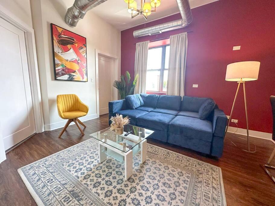 Bright Chicago 420-Friendly 3BR Retreat Smoke Friendly Unit Near McCormick Place Convention and Museum Campus view 3