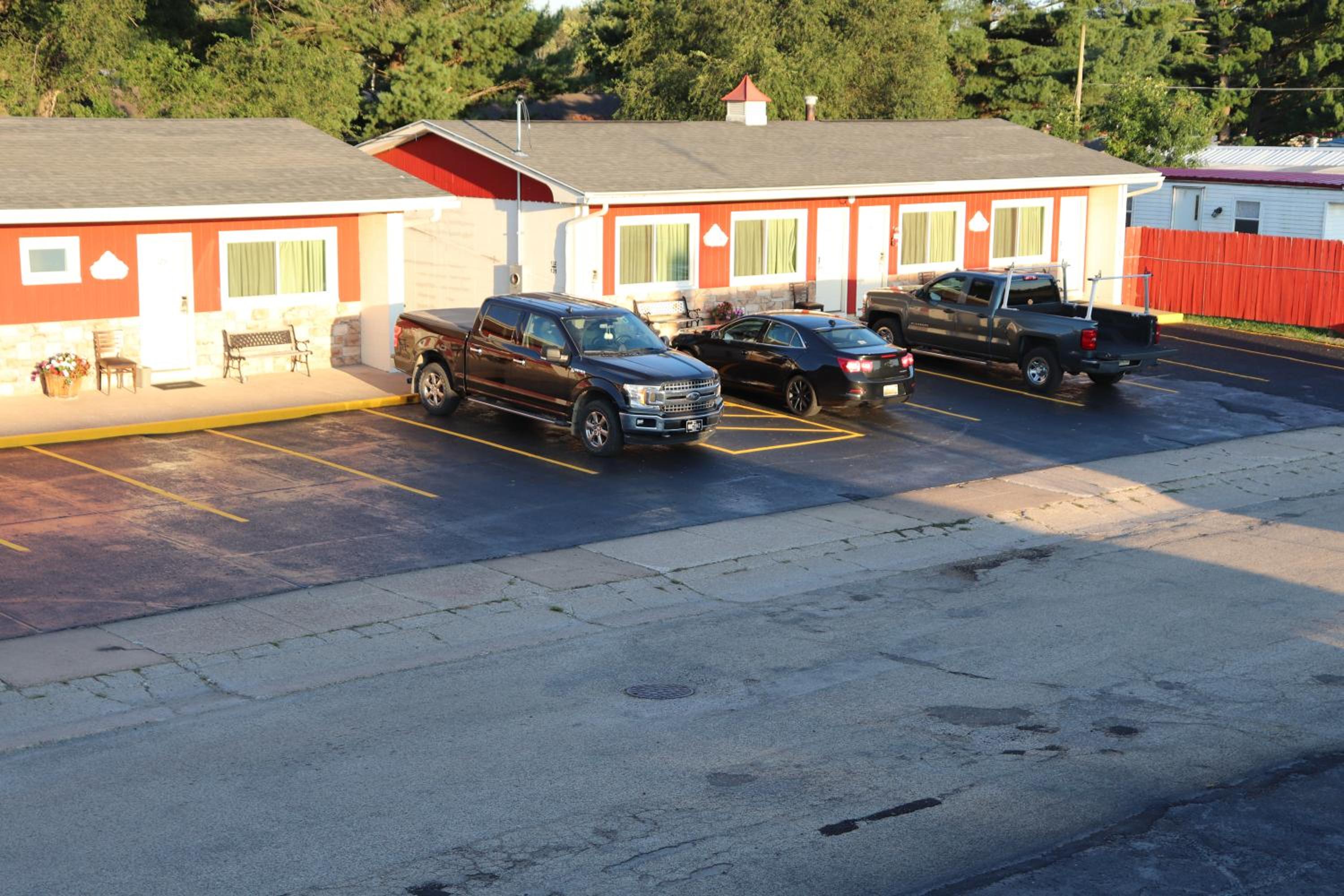 Best Nights Inn - Sparta - Property Image 1